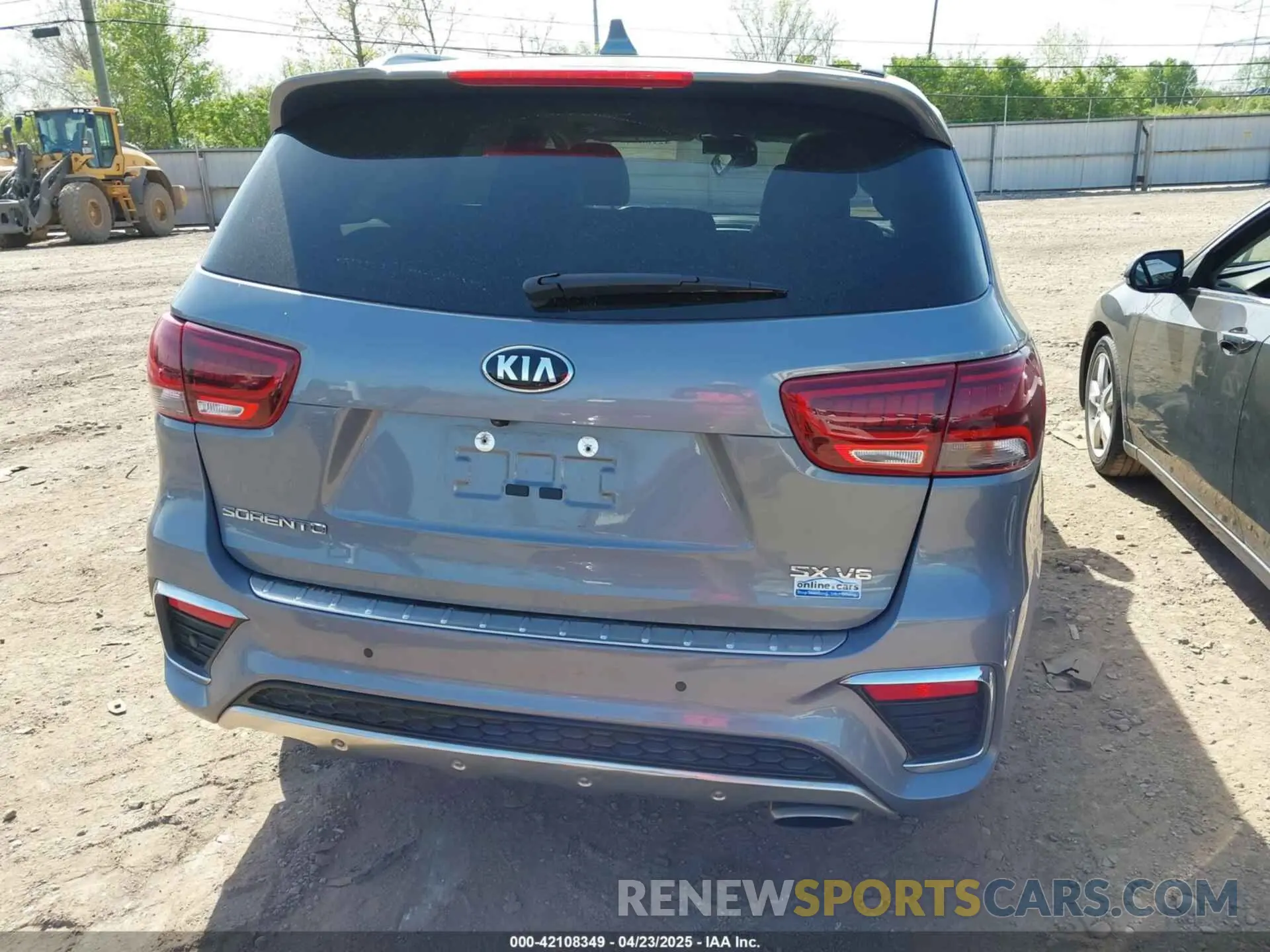 17 Photograph of a damaged car 5XYPKDA53LG646612 KIA SORENTO 2020