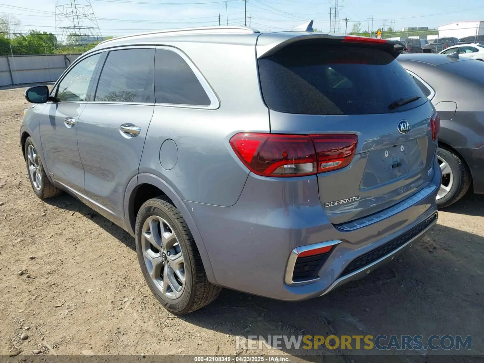 3 Photograph of a damaged car 5XYPKDA53LG646612 KIA SORENTO 2020