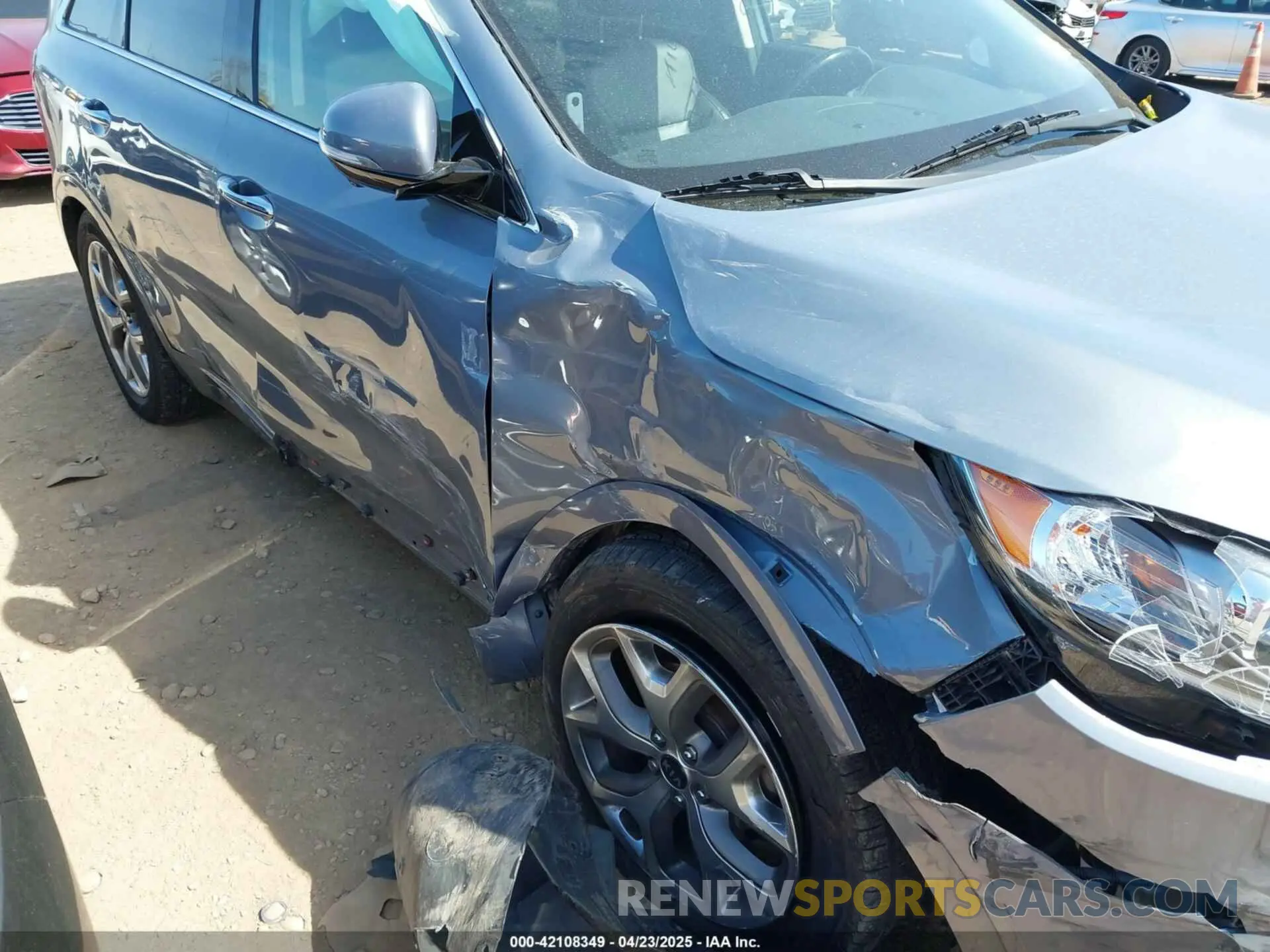 6 Photograph of a damaged car 5XYPKDA53LG646612 KIA SORENTO 2020
