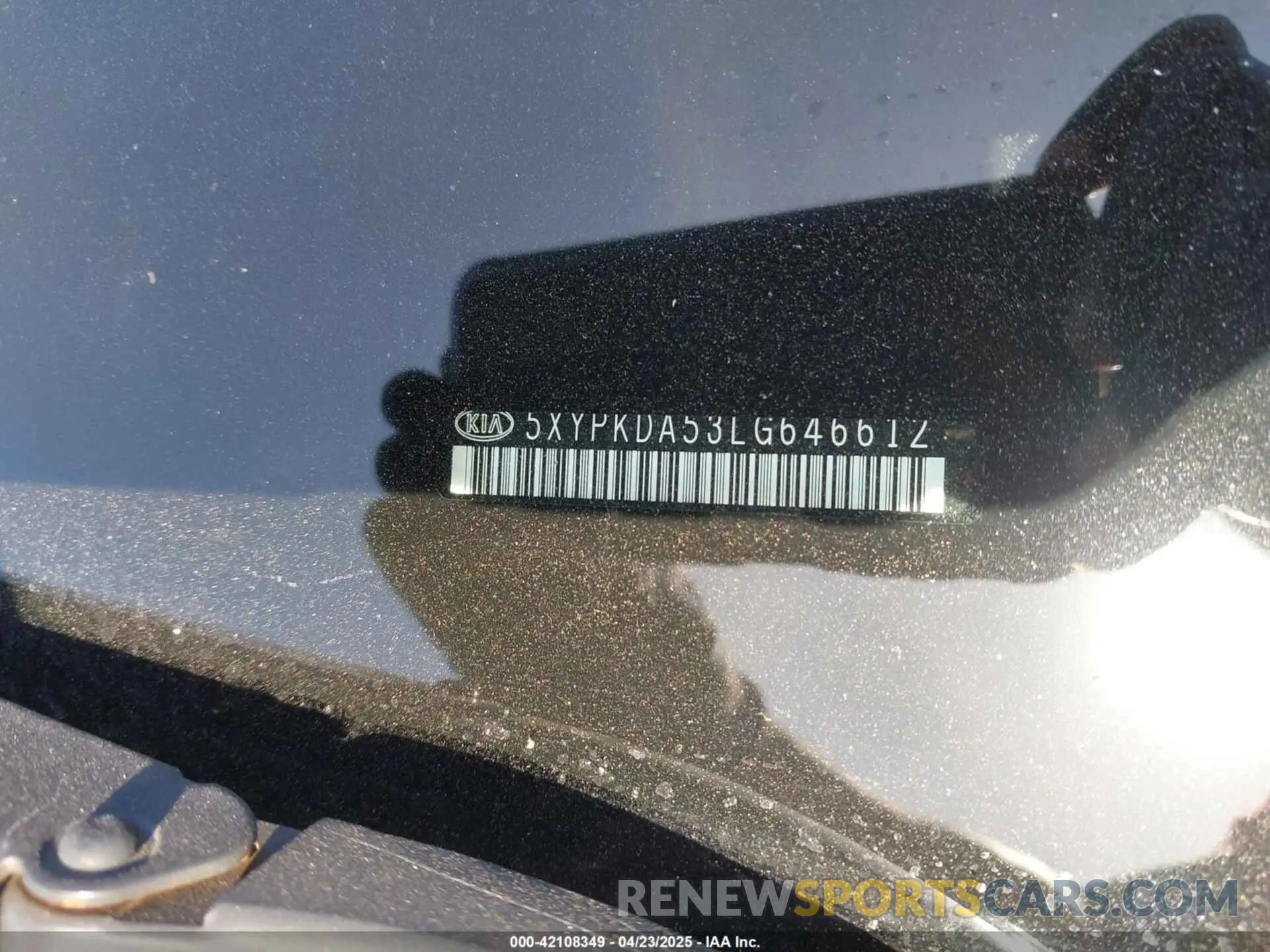 9 Photograph of a damaged car 5XYPKDA53LG646612 KIA SORENTO 2020