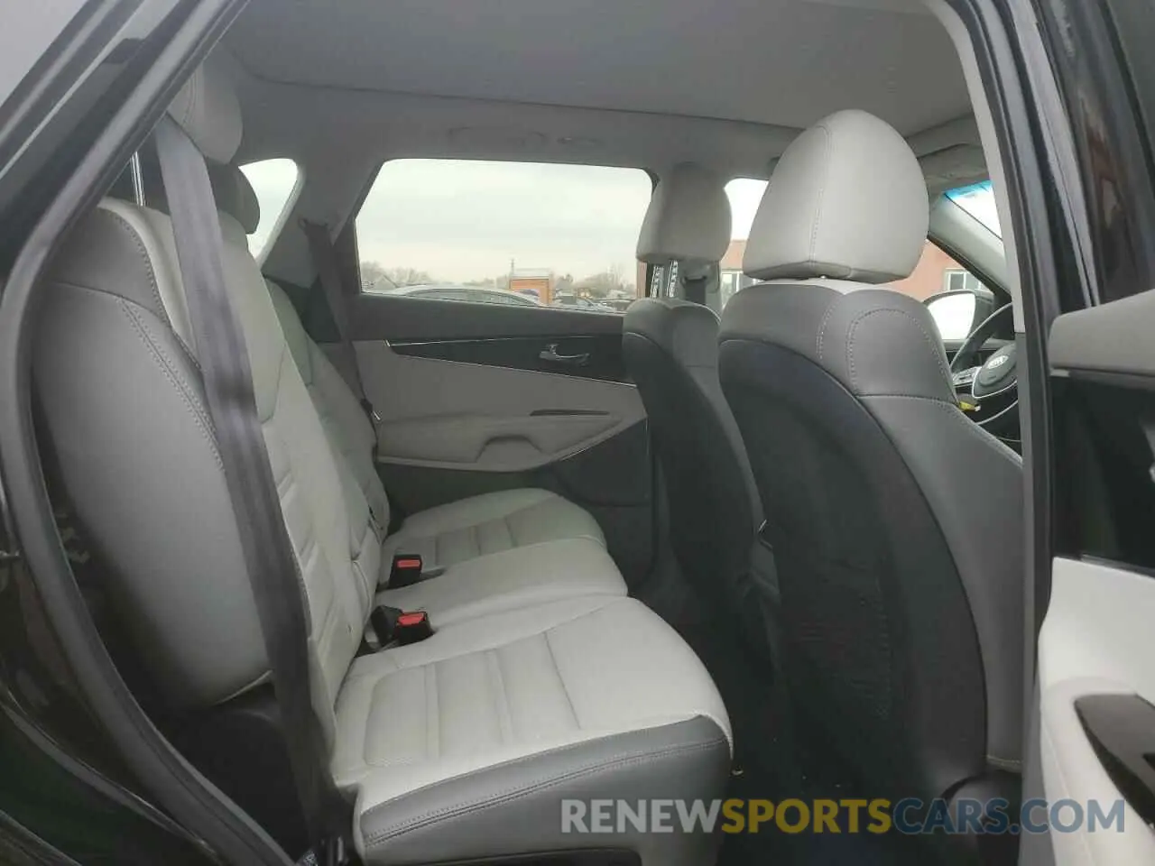 11 Photograph of a damaged car 5XYPKDA56LG702753 KIA SORENTO 2020