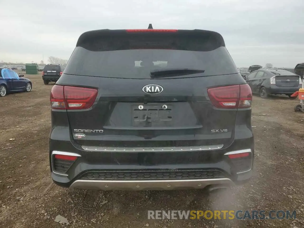 6 Photograph of a damaged car 5XYPKDA56LG702753 KIA SORENTO 2020