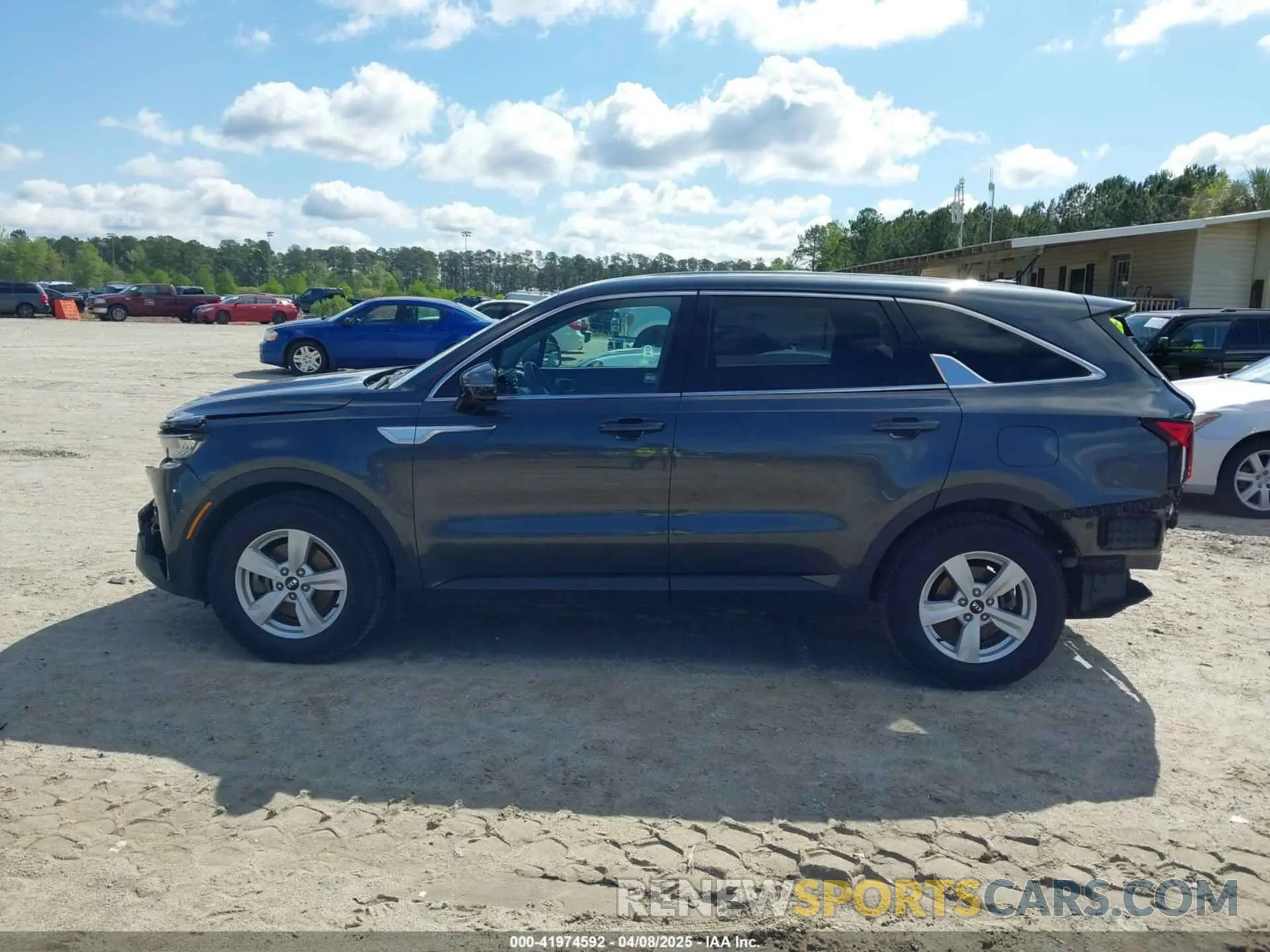 14 Photograph of a damaged car 5XYRG4LC1MG021424 KIA SORENTO 2021