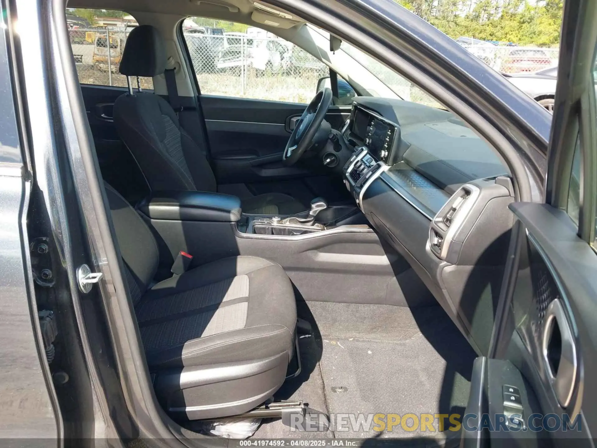 5 Photograph of a damaged car 5XYRG4LC1MG021424 KIA SORENTO 2021