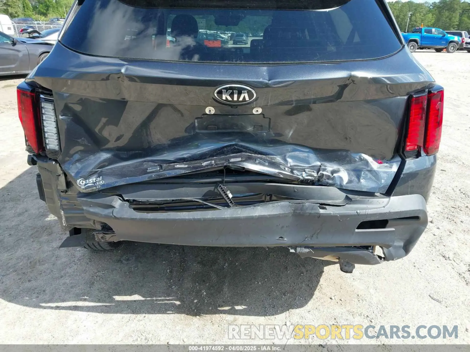 6 Photograph of a damaged car 5XYRG4LC1MG021424 KIA SORENTO 2021