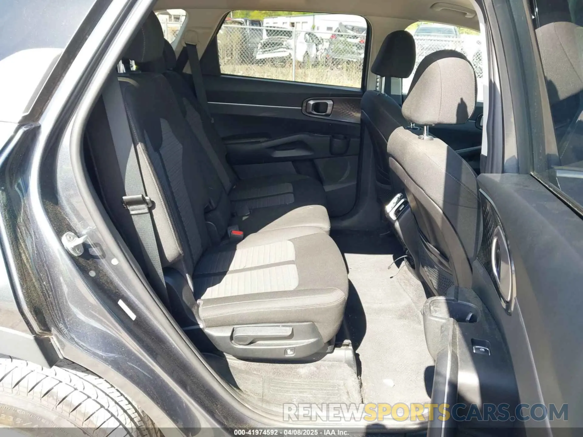 8 Photograph of a damaged car 5XYRG4LC1MG021424 KIA SORENTO 2021