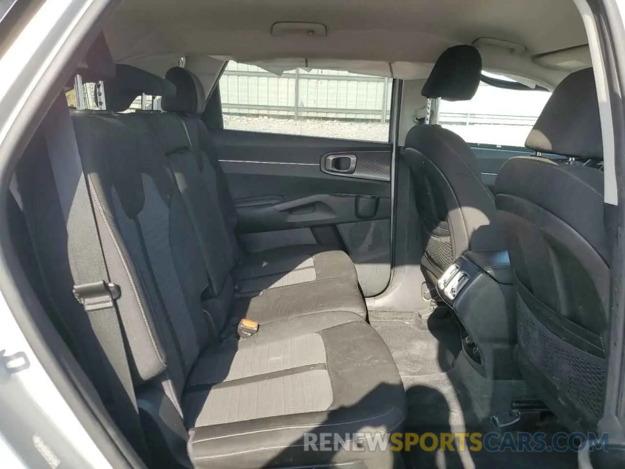 11 Photograph of a damaged car 5XYRG4LC1MG041897 KIA SORENTO 2021