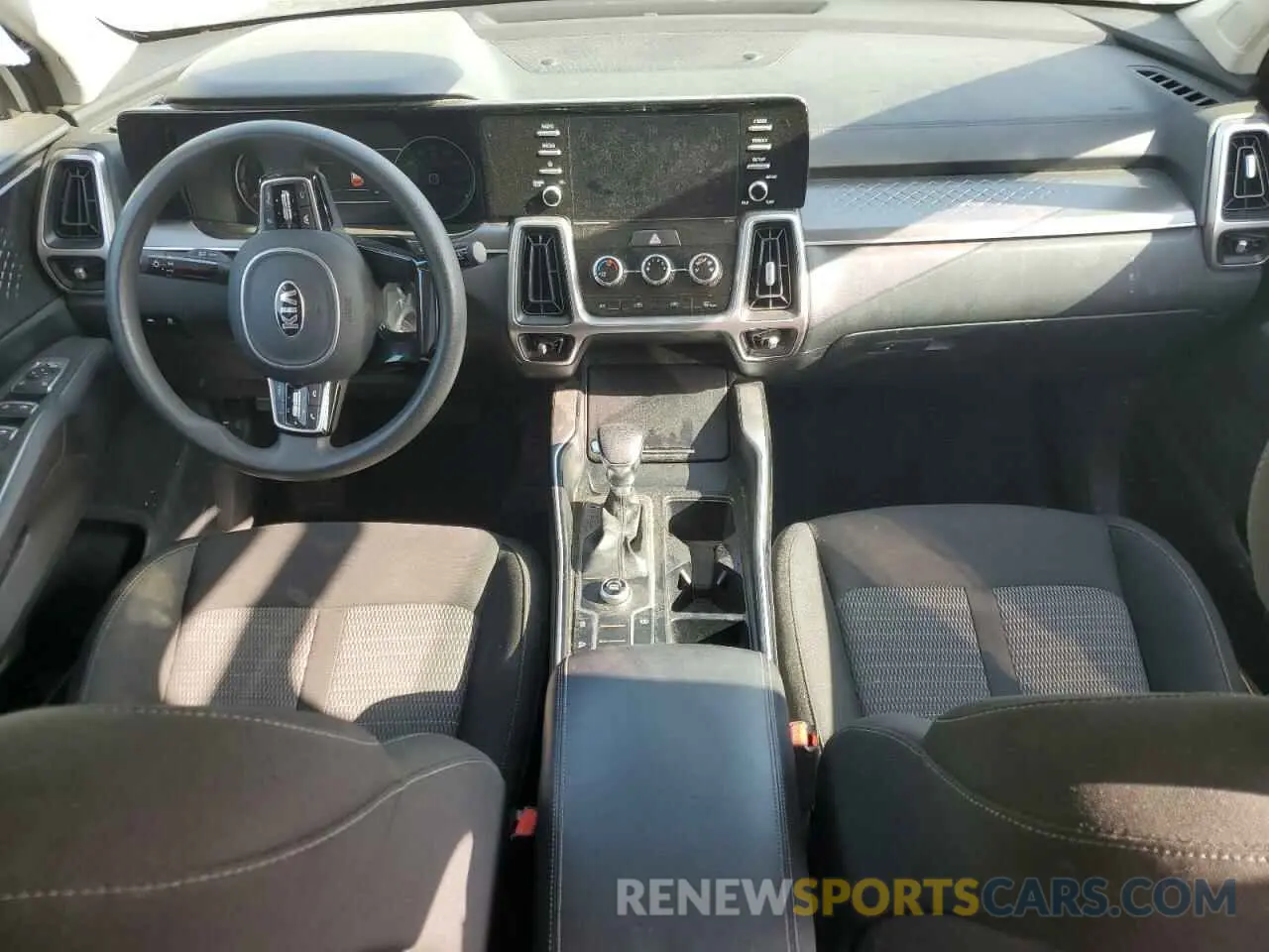 8 Photograph of a damaged car 5XYRG4LC1MG041897 KIA SORENTO 2021