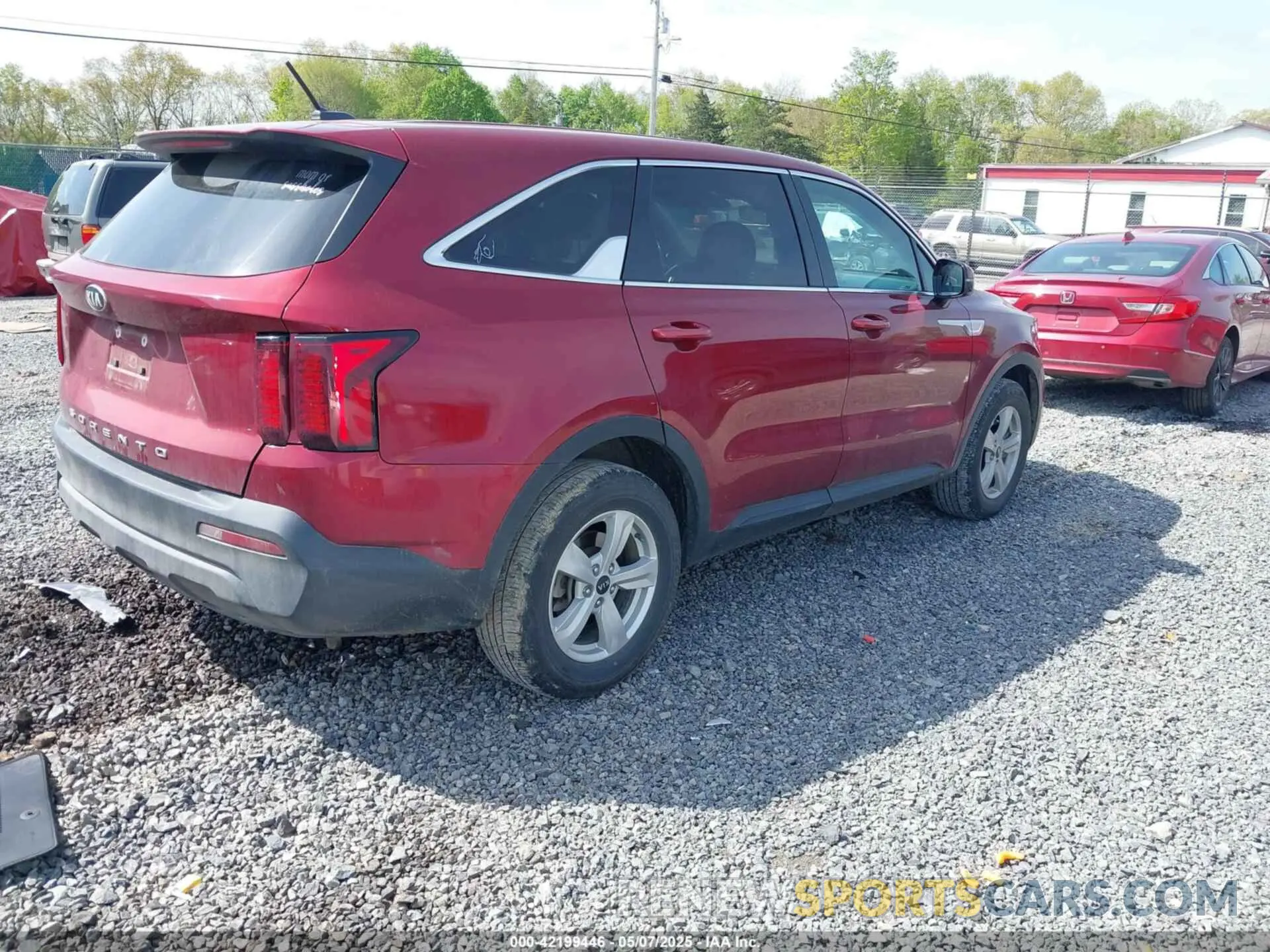 4 Photograph of a damaged car 5XYRG4LC1MG052981 KIA SORENTO 2021