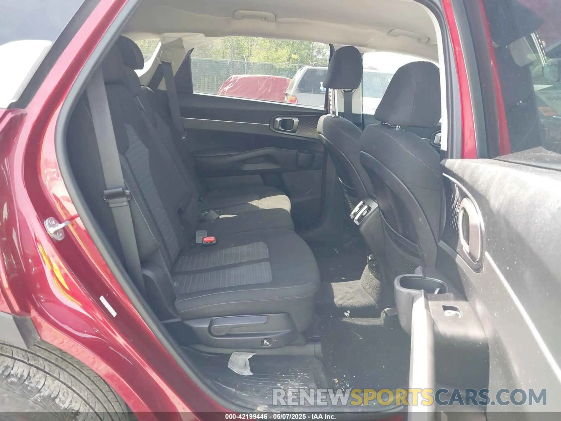 8 Photograph of a damaged car 5XYRG4LC1MG052981 KIA SORENTO 2021
