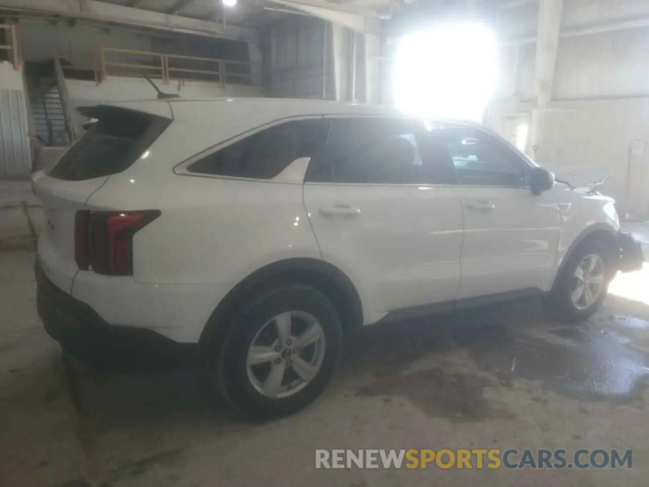 3 Photograph of a damaged car 5XYRG4LC2MG050981 KIA SORENTO 2021