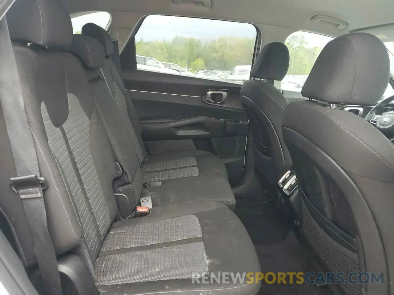 11 Photograph of a damaged car 5XYRG4LC3MG022168 KIA SORENTO 2021