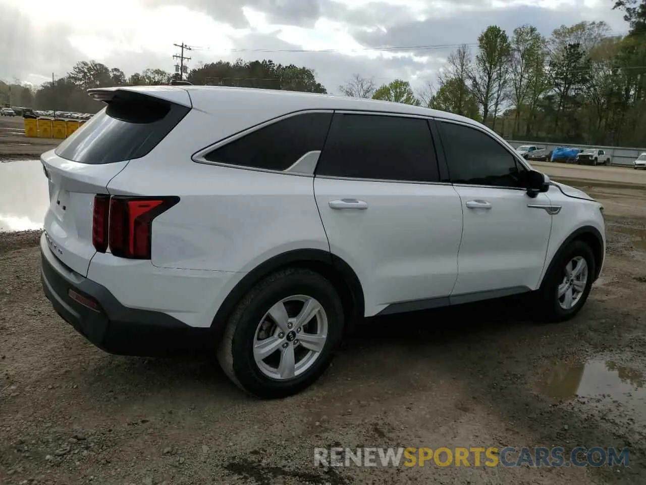3 Photograph of a damaged car 5XYRG4LC3MG028715 KIA SORENTO 2021