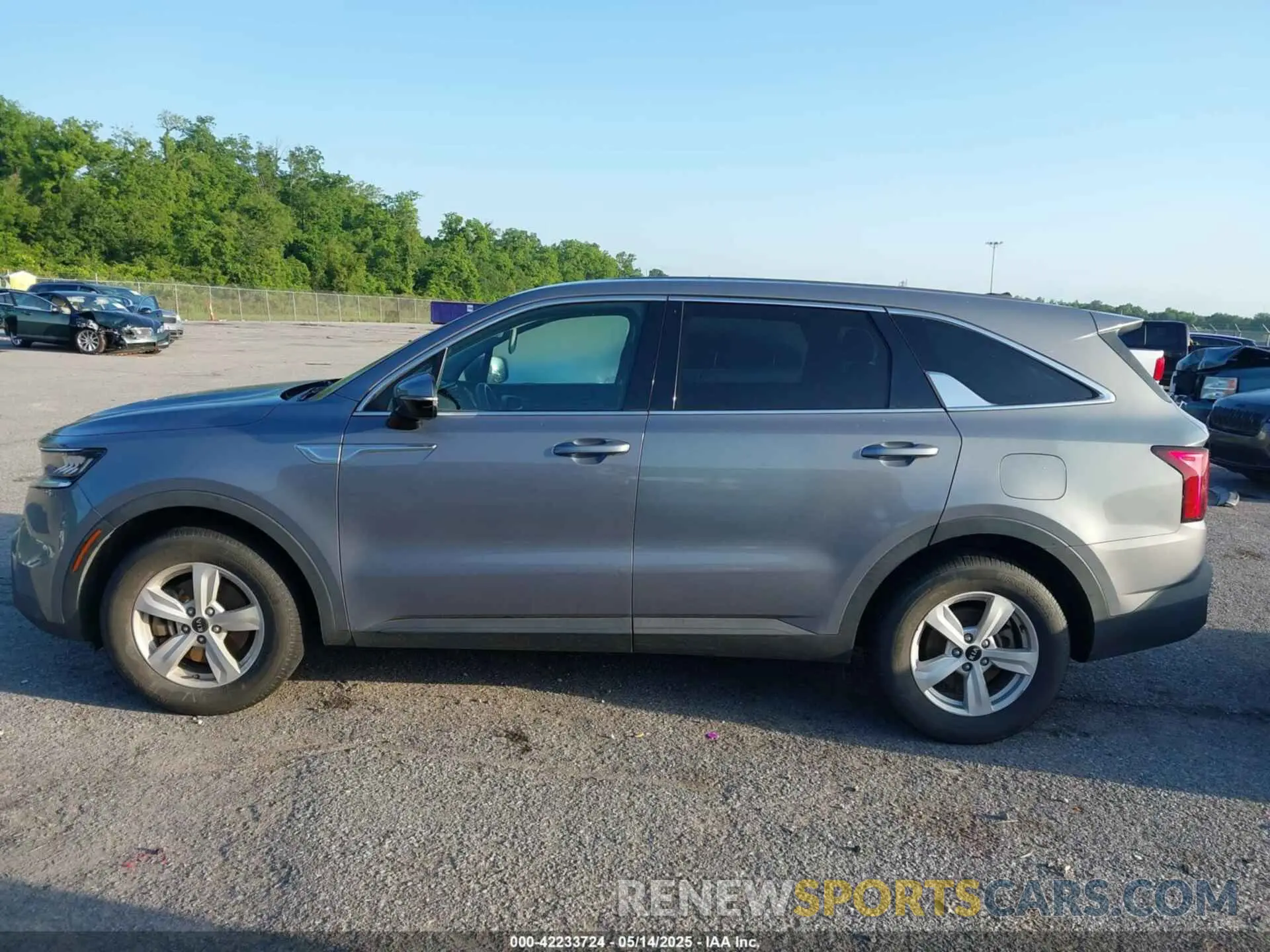 14 Photograph of a damaged car 5XYRG4LC3MG032683 KIA SORENTO 2021