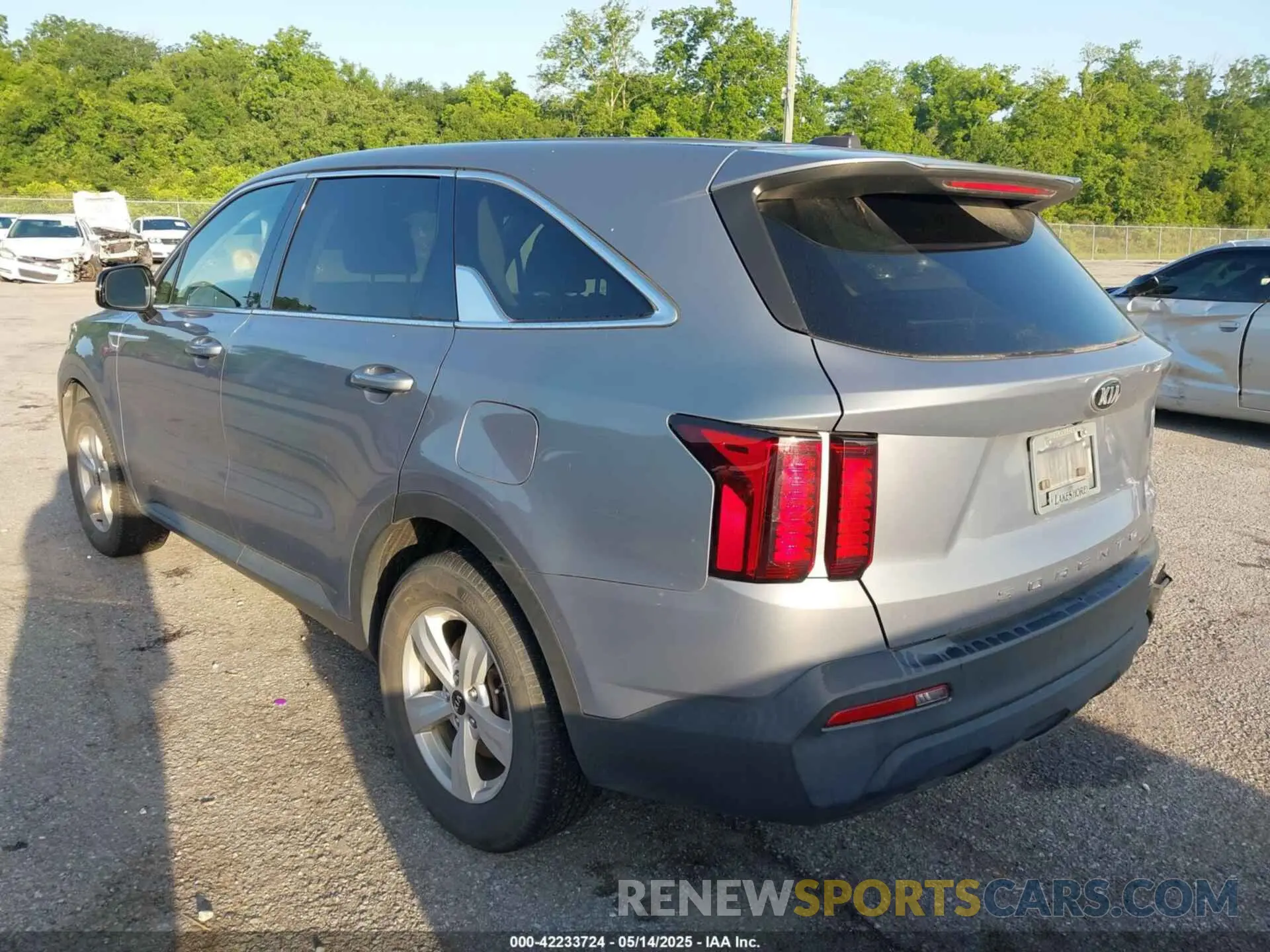 3 Photograph of a damaged car 5XYRG4LC3MG032683 KIA SORENTO 2021