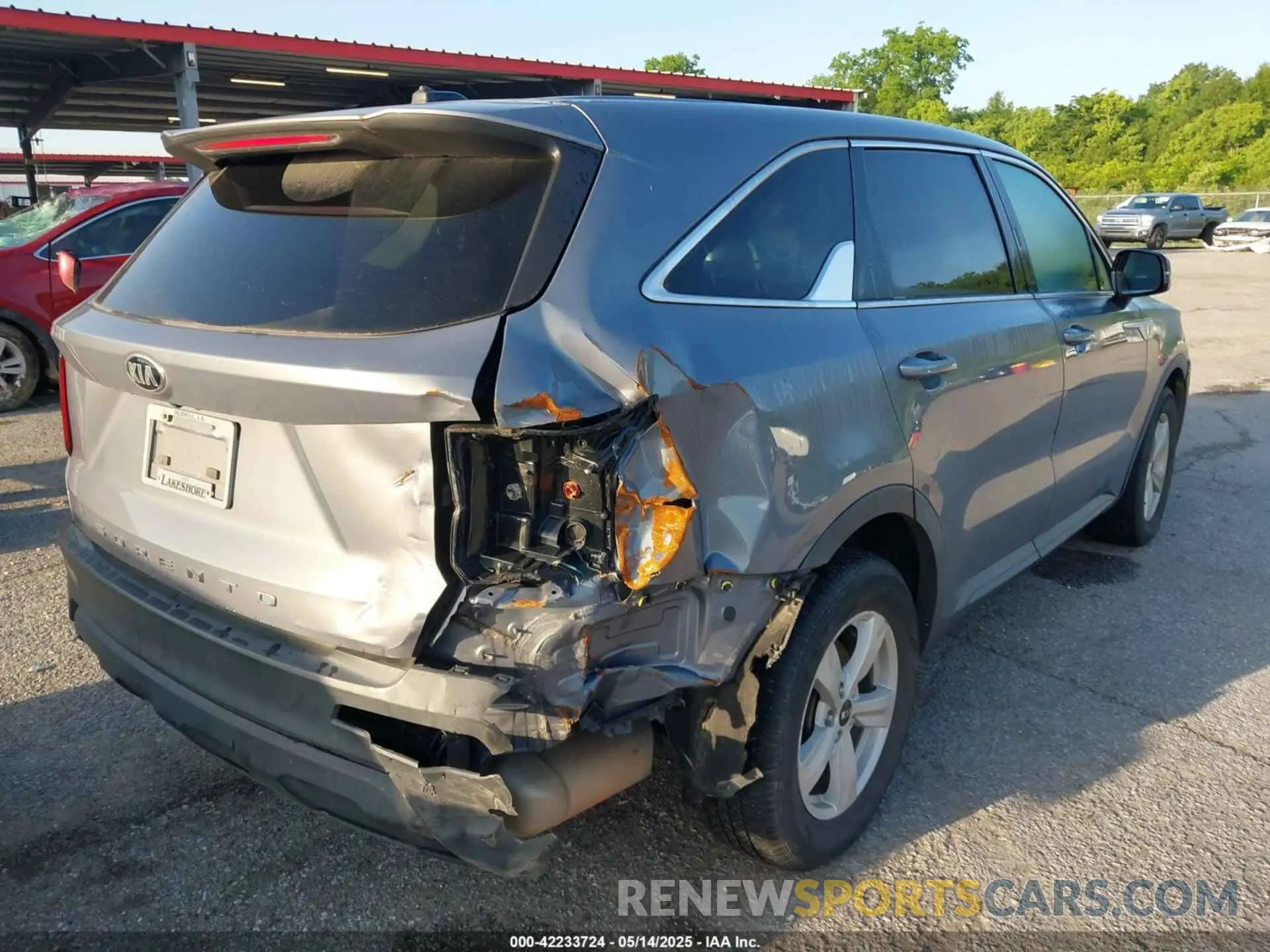 4 Photograph of a damaged car 5XYRG4LC3MG032683 KIA SORENTO 2021