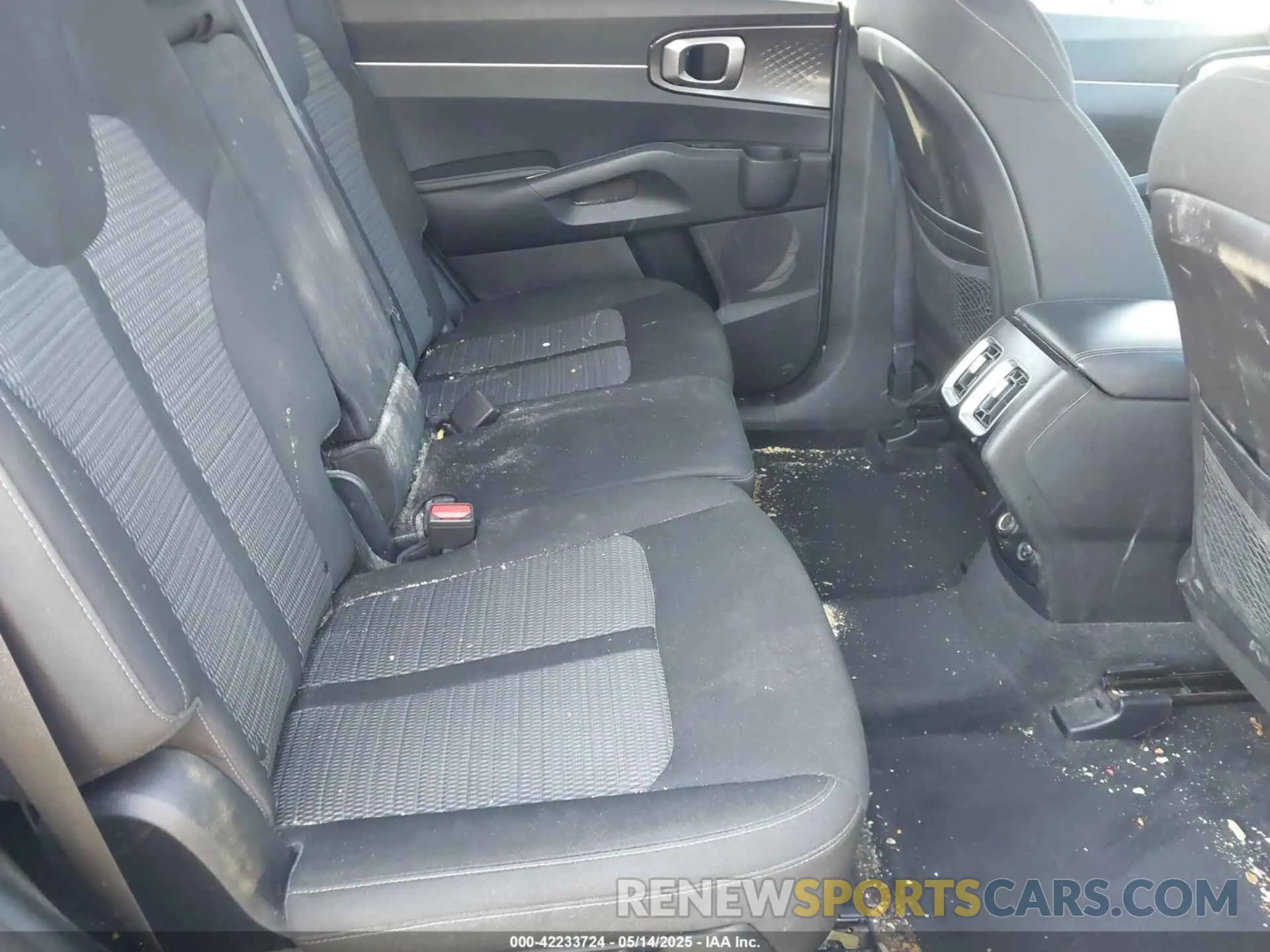 8 Photograph of a damaged car 5XYRG4LC3MG032683 KIA SORENTO 2021