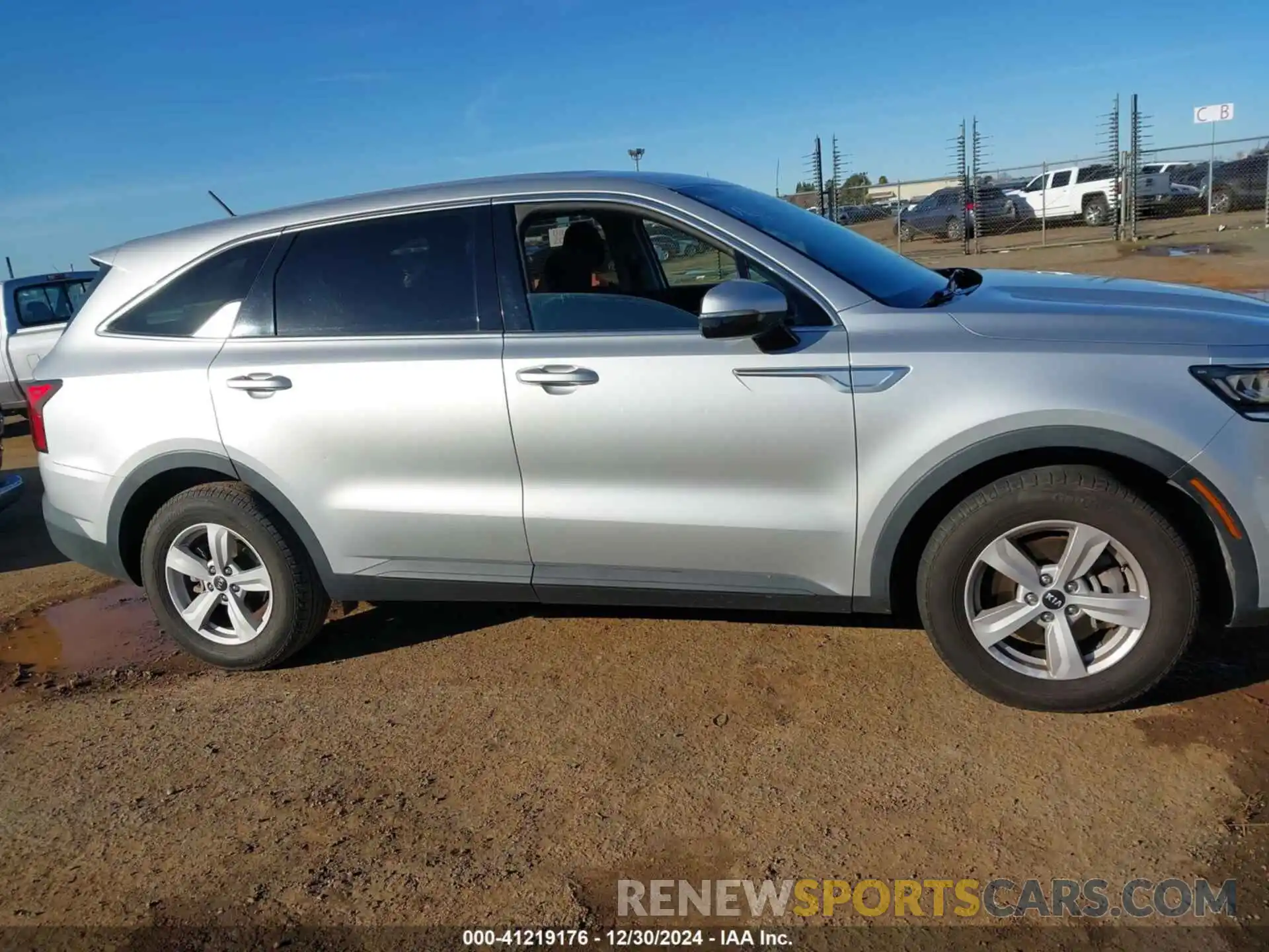 13 Photograph of a damaged car 5XYRG4LC3MG052013 KIA SORENTO 2021