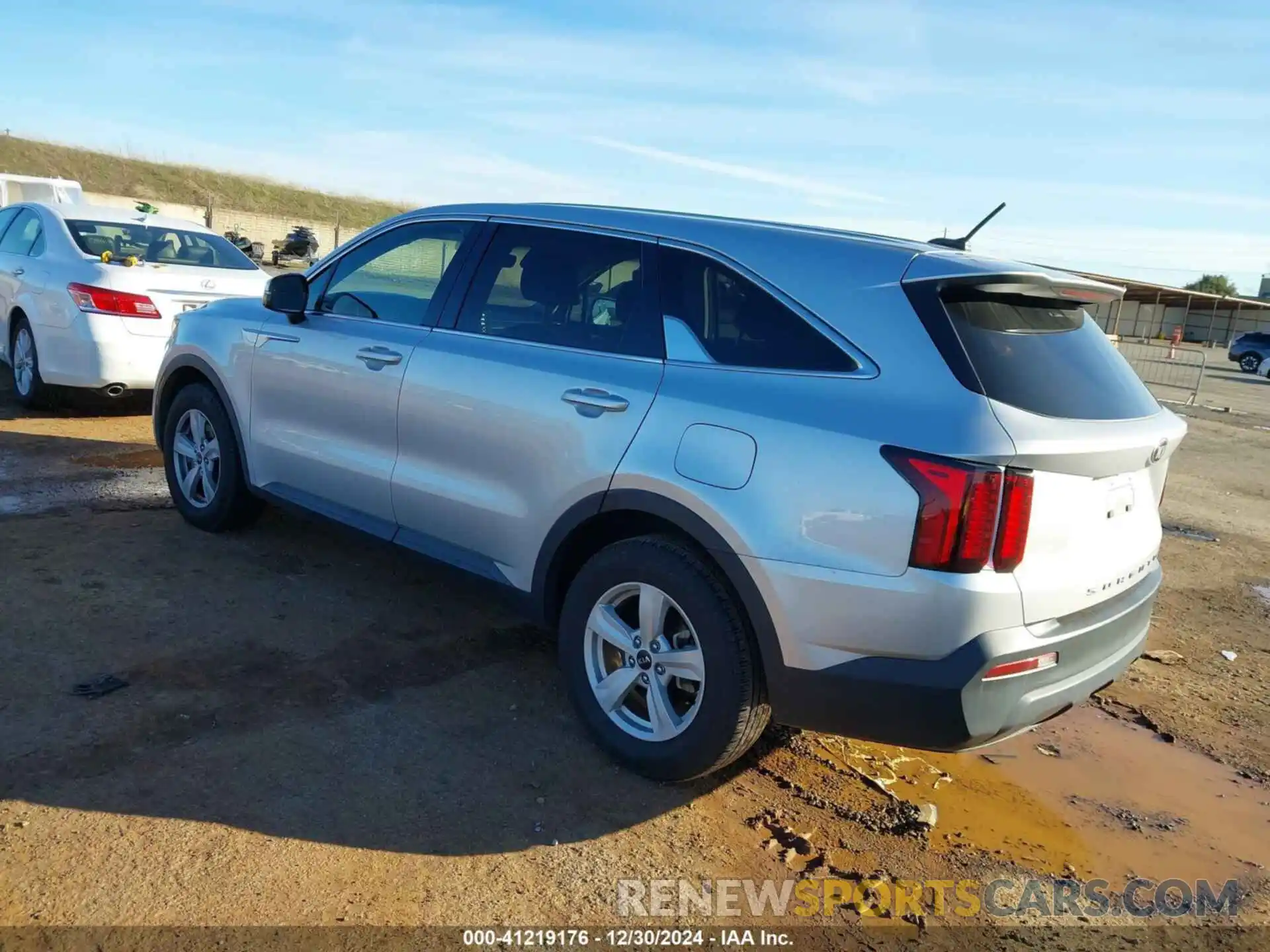 3 Photograph of a damaged car 5XYRG4LC3MG052013 KIA SORENTO 2021