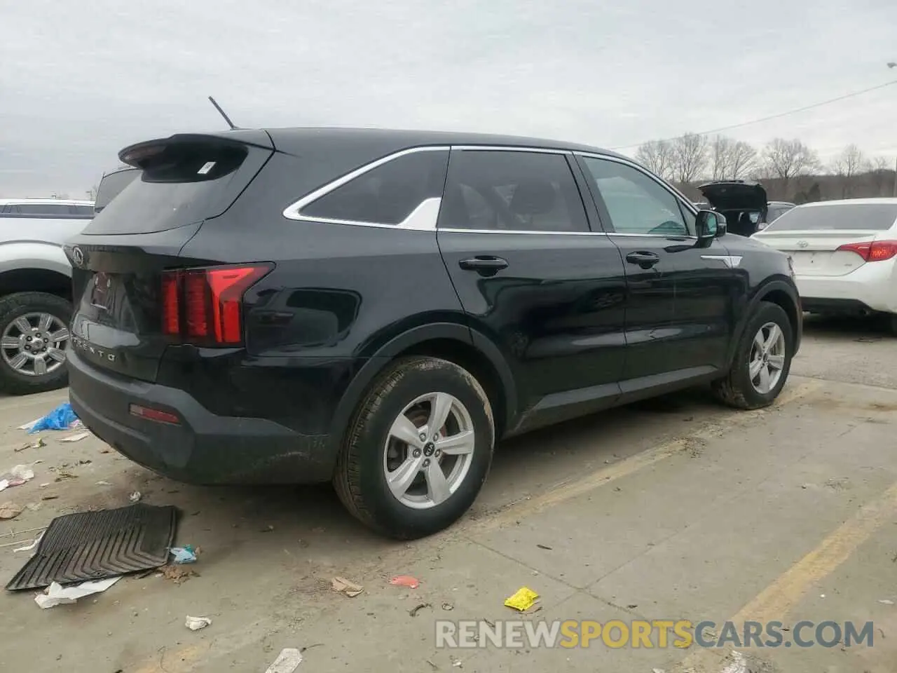 3 Photograph of a damaged car 5XYRG4LC4MG001331 KIA SORENTO 2021