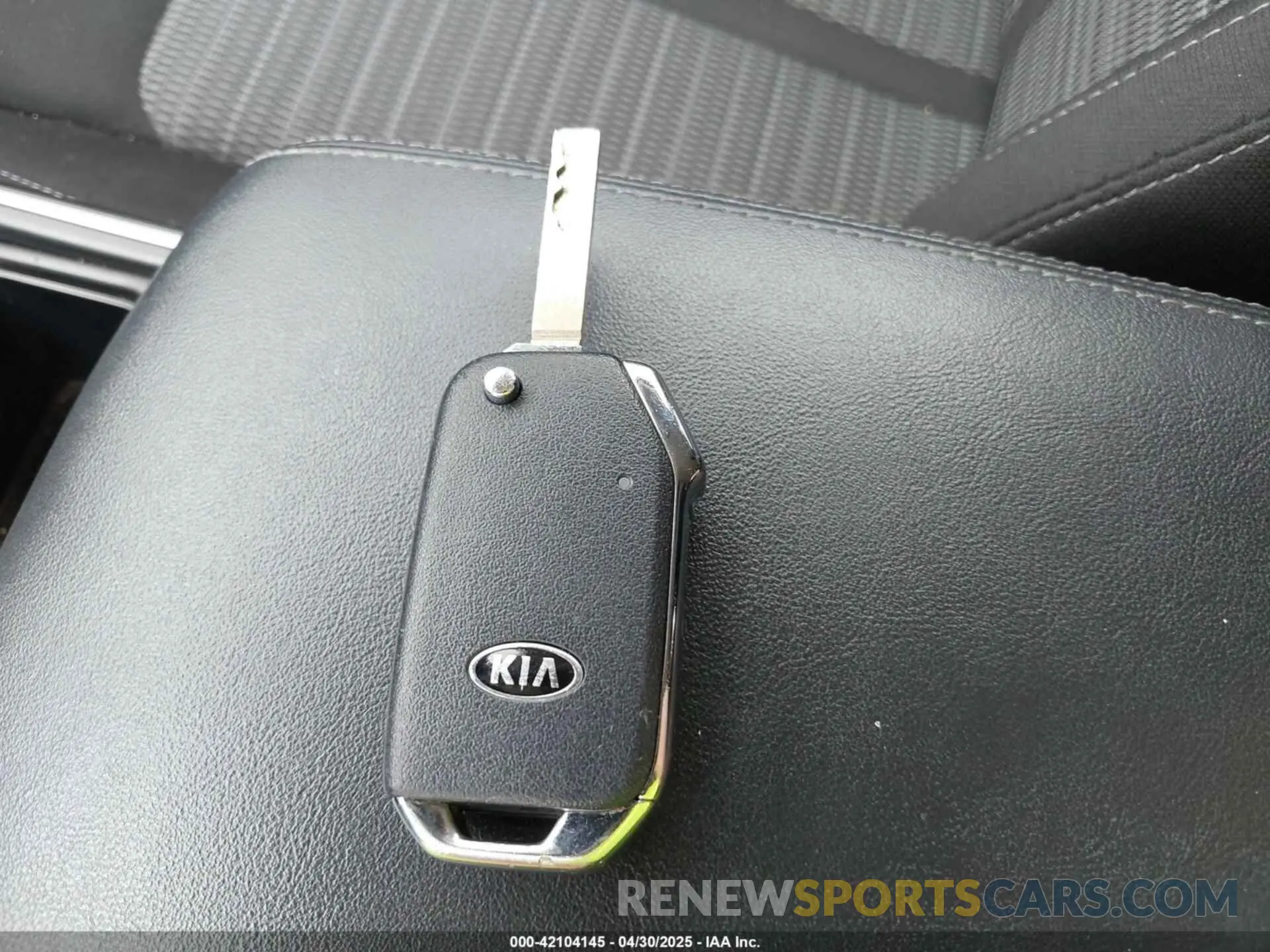 11 Photograph of a damaged car 5XYRG4LC5MG020261 KIA SORENTO 2021