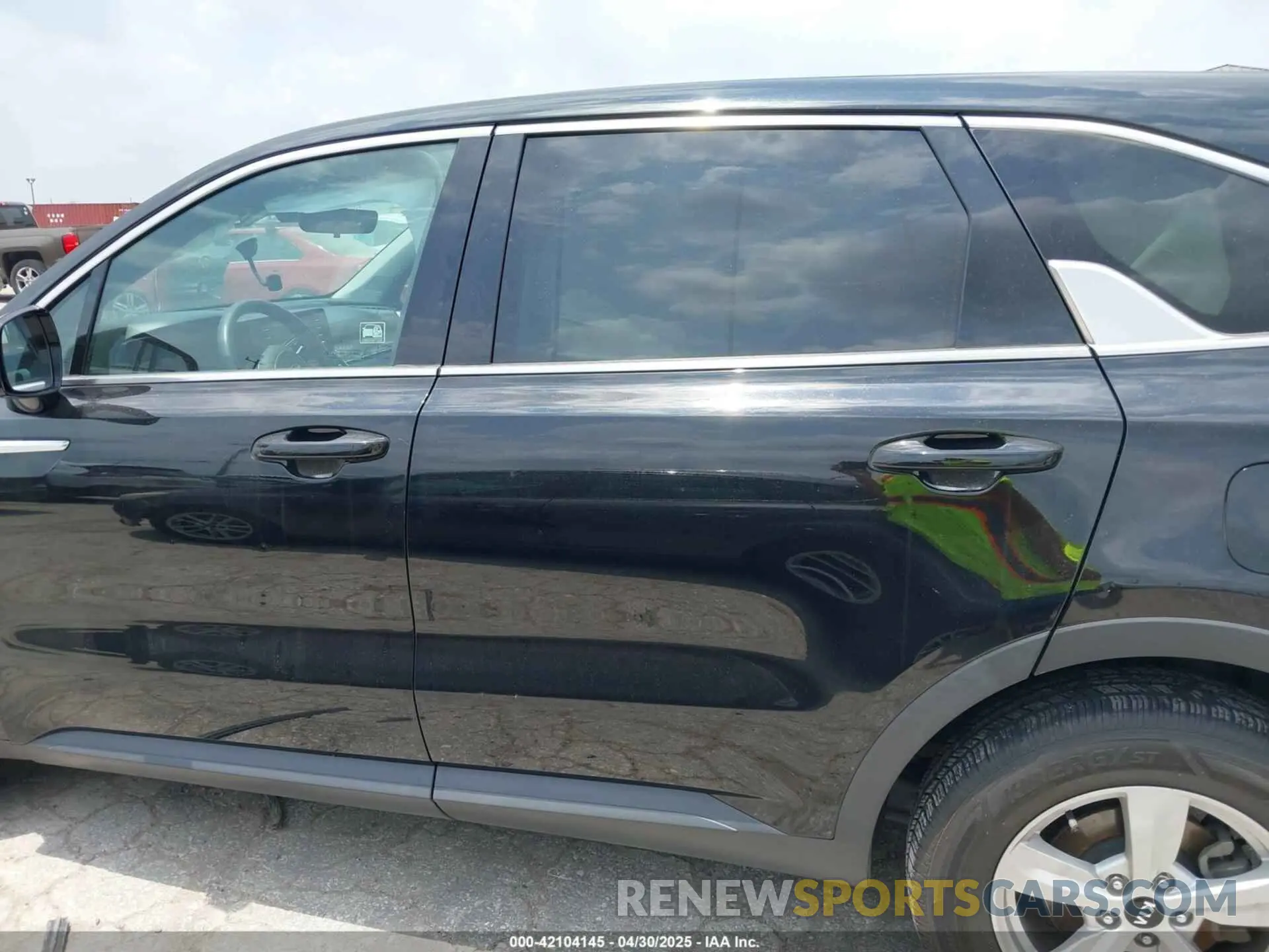 14 Photograph of a damaged car 5XYRG4LC5MG020261 KIA SORENTO 2021