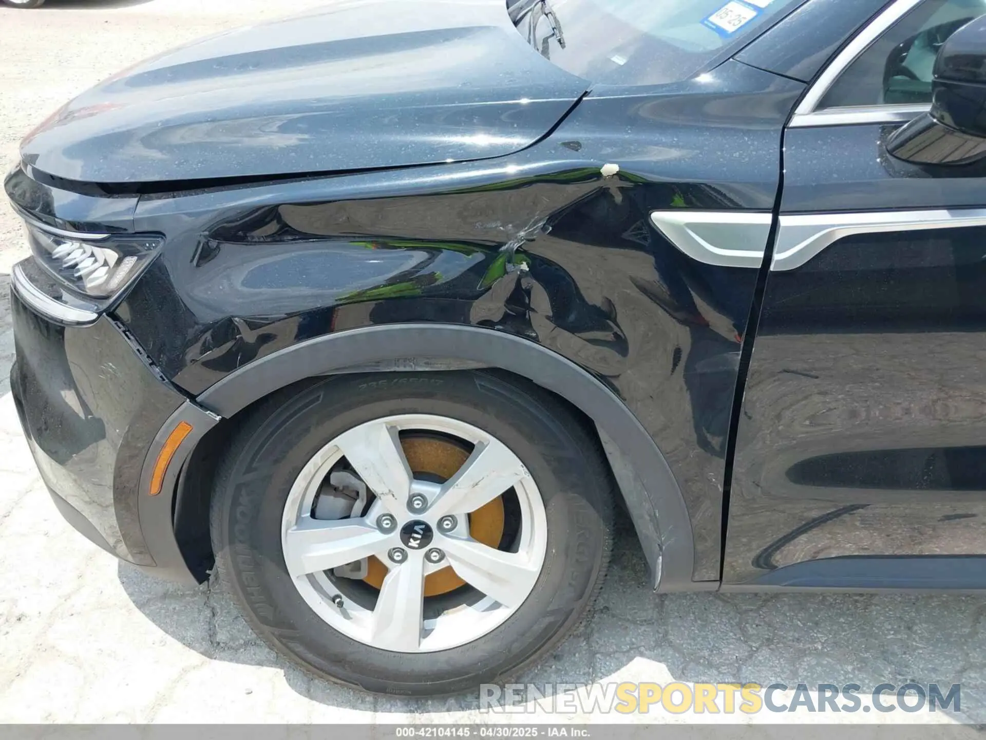 6 Photograph of a damaged car 5XYRG4LC5MG020261 KIA SORENTO 2021