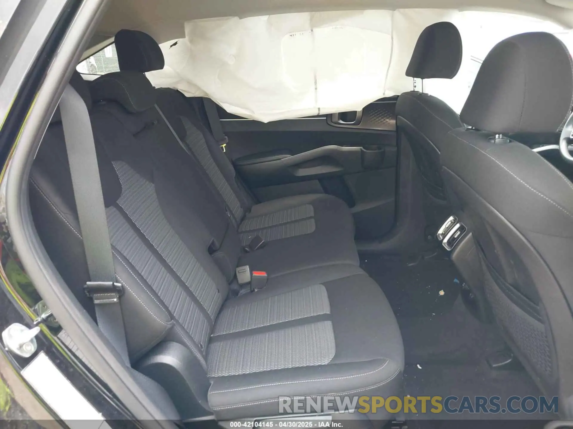 8 Photograph of a damaged car 5XYRG4LC5MG020261 KIA SORENTO 2021