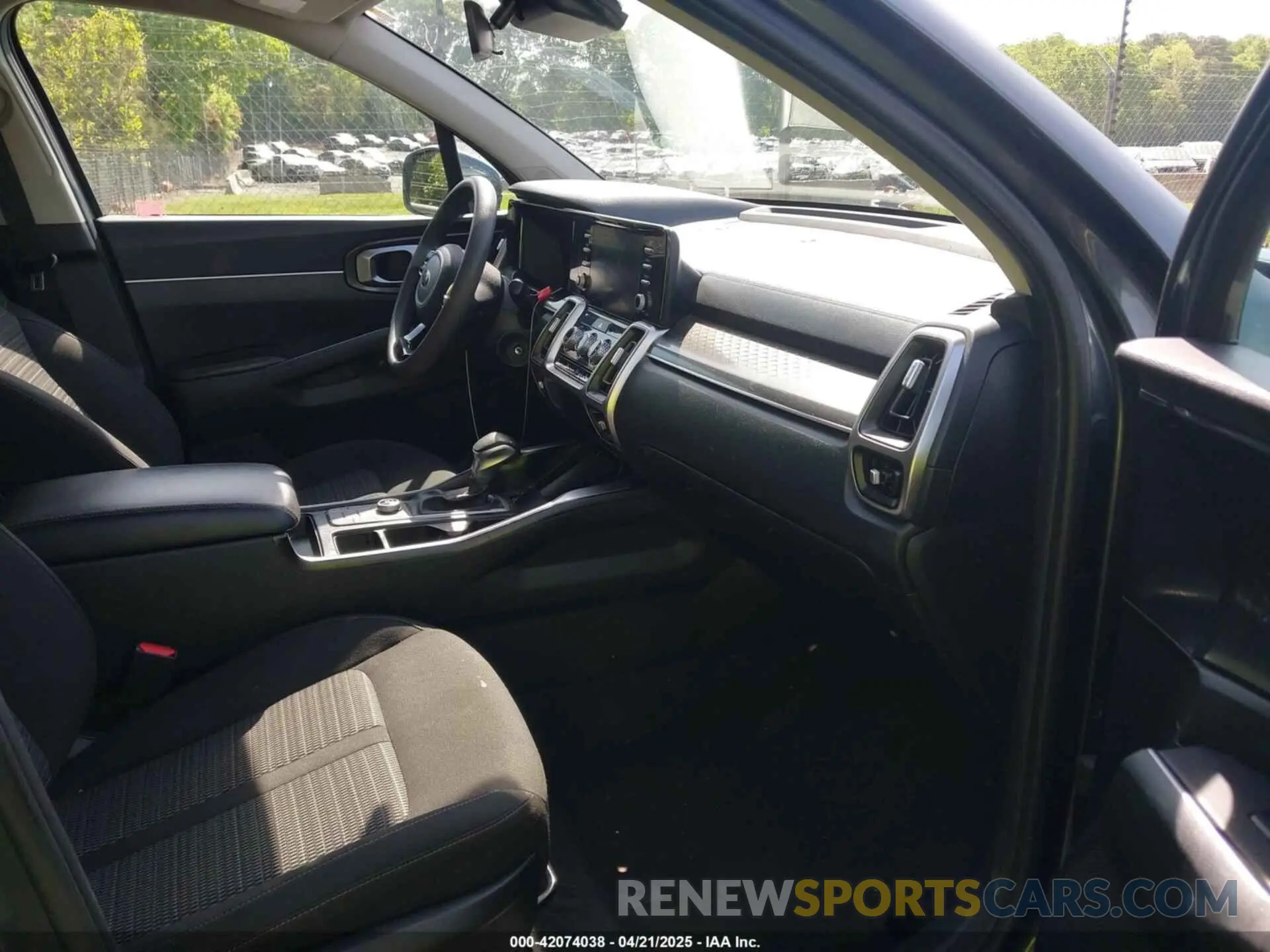 5 Photograph of a damaged car 5XYRG4LC5MG051378 KIA SORENTO 2021