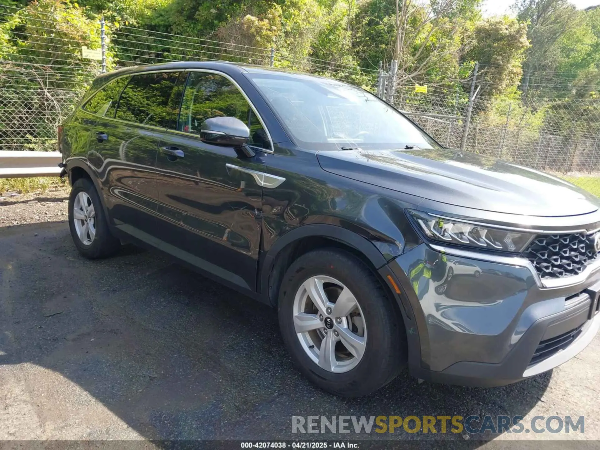 6 Photograph of a damaged car 5XYRG4LC5MG051378 KIA SORENTO 2021