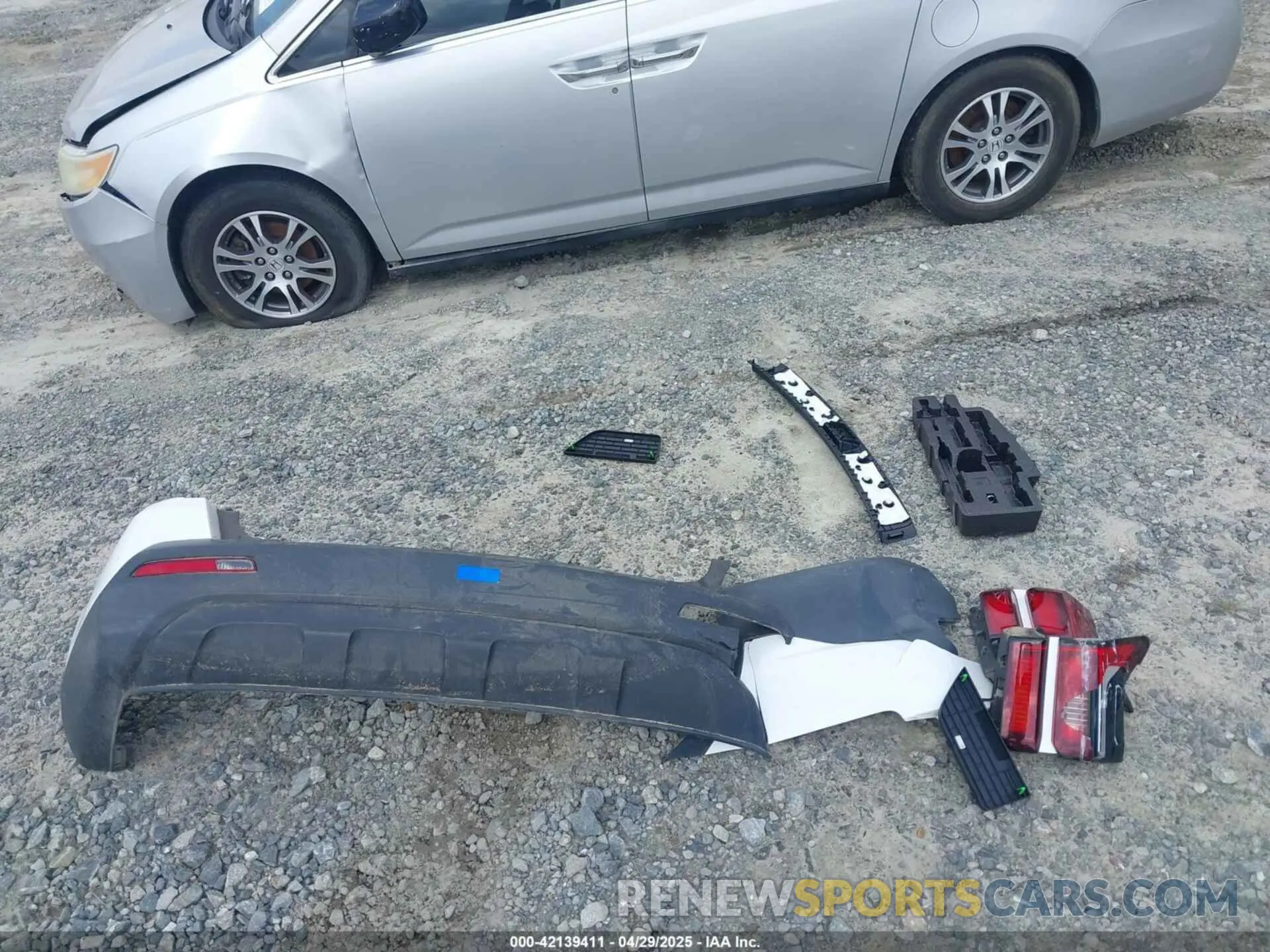 12 Photograph of a damaged car 5XYRG4LC6MG022343 KIA SORENTO 2021