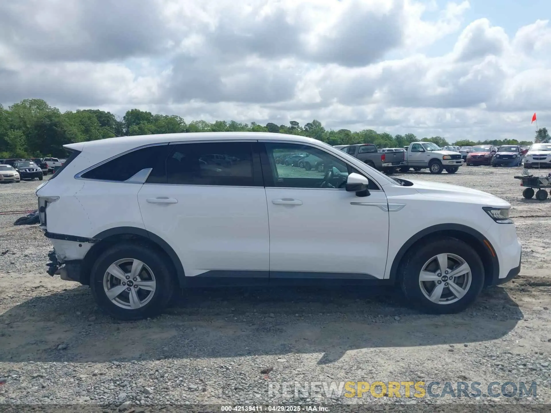 14 Photograph of a damaged car 5XYRG4LC6MG022343 KIA SORENTO 2021