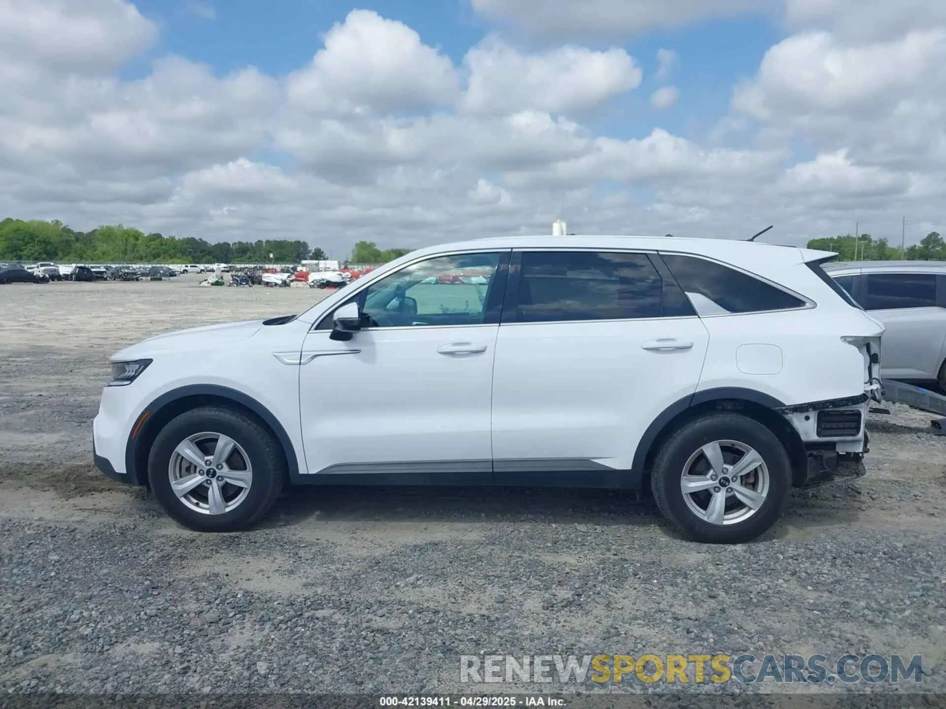 15 Photograph of a damaged car 5XYRG4LC6MG022343 KIA SORENTO 2021