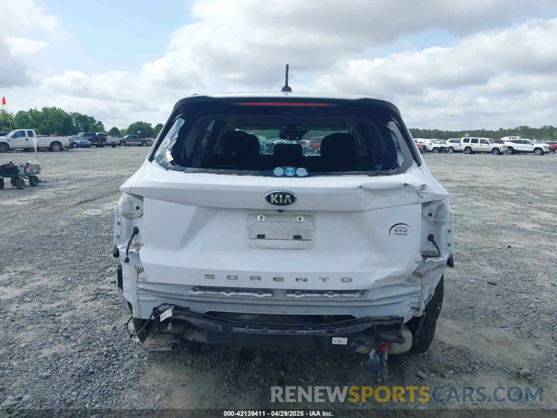 17 Photograph of a damaged car 5XYRG4LC6MG022343 KIA SORENTO 2021