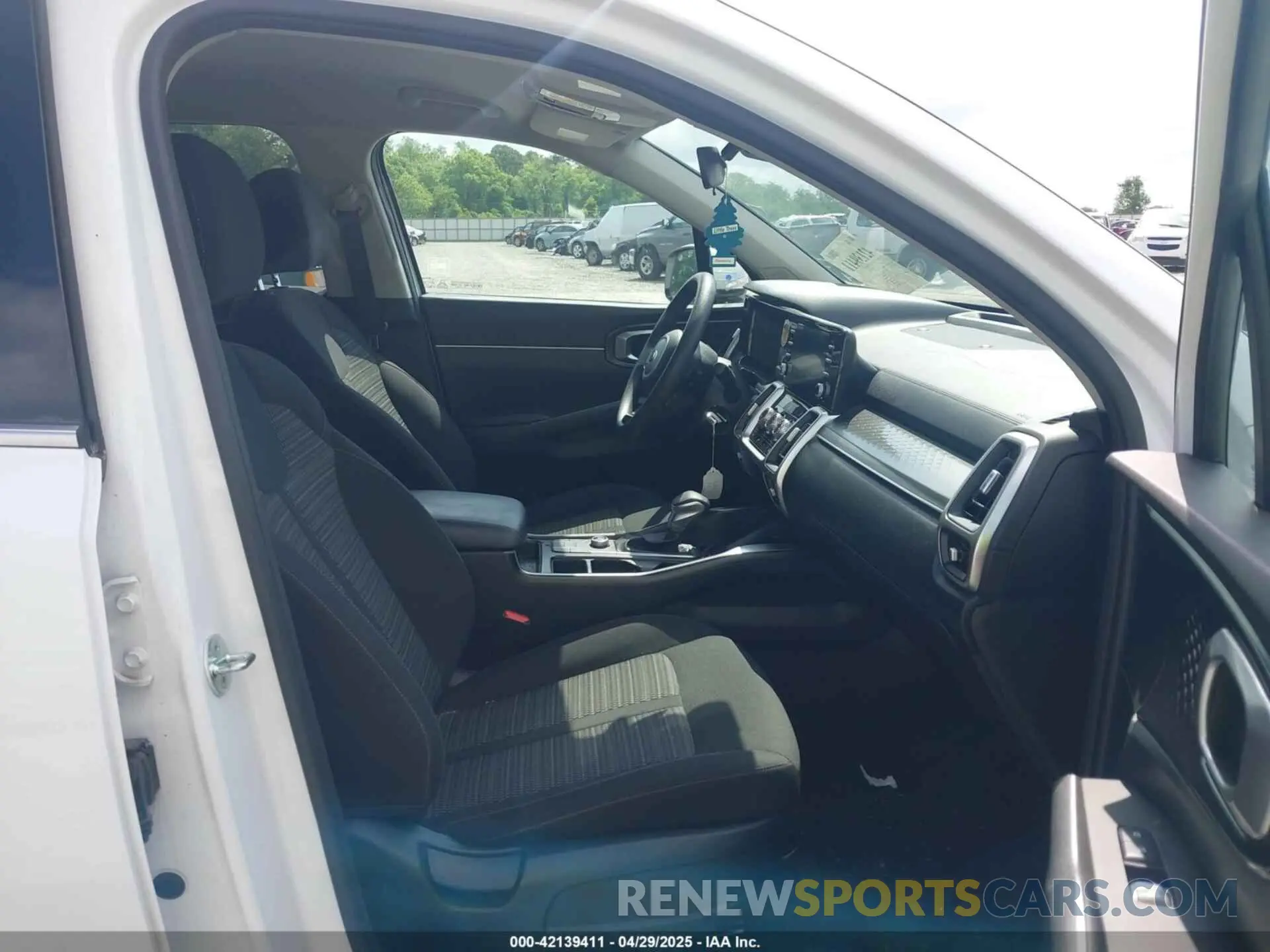 5 Photograph of a damaged car 5XYRG4LC6MG022343 KIA SORENTO 2021
