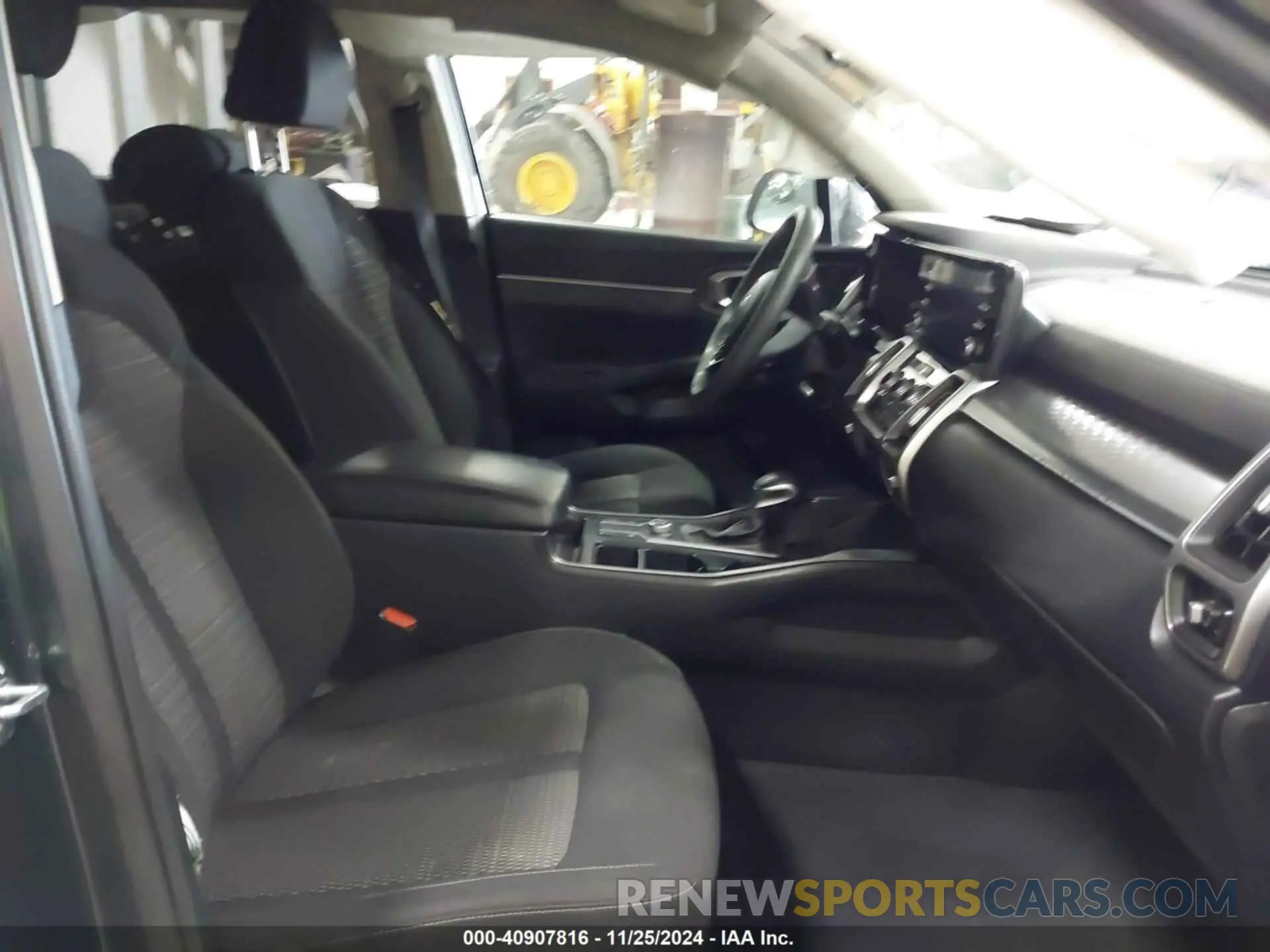 5 Photograph of a damaged car 5XYRG4LC6MG029406 KIA SORENTO 2021