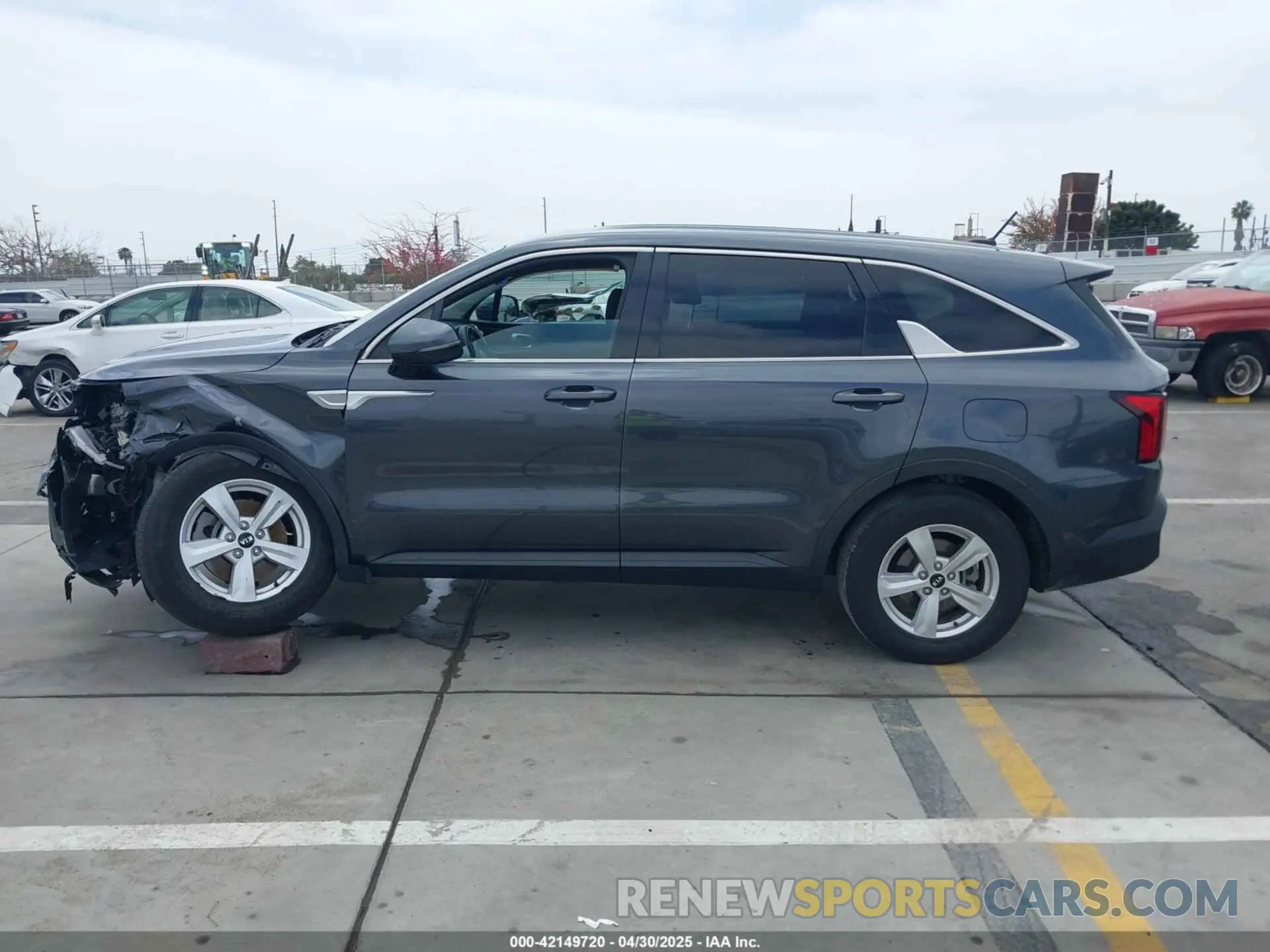14 Photograph of a damaged car 5XYRG4LC7MG041273 KIA SORENTO 2021