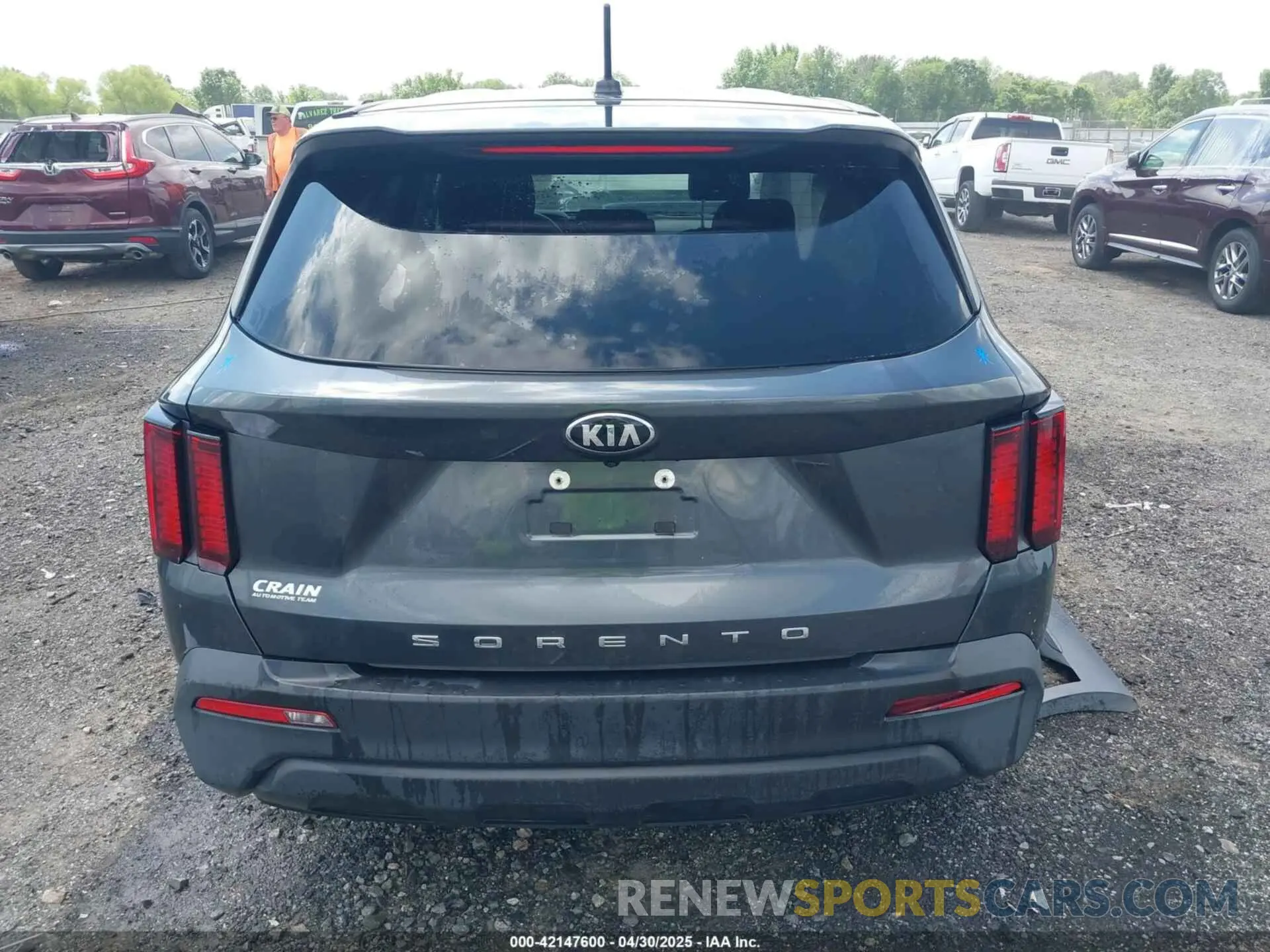 17 Photograph of a damaged car 5XYRG4LC7MG053164 KIA SORENTO 2021