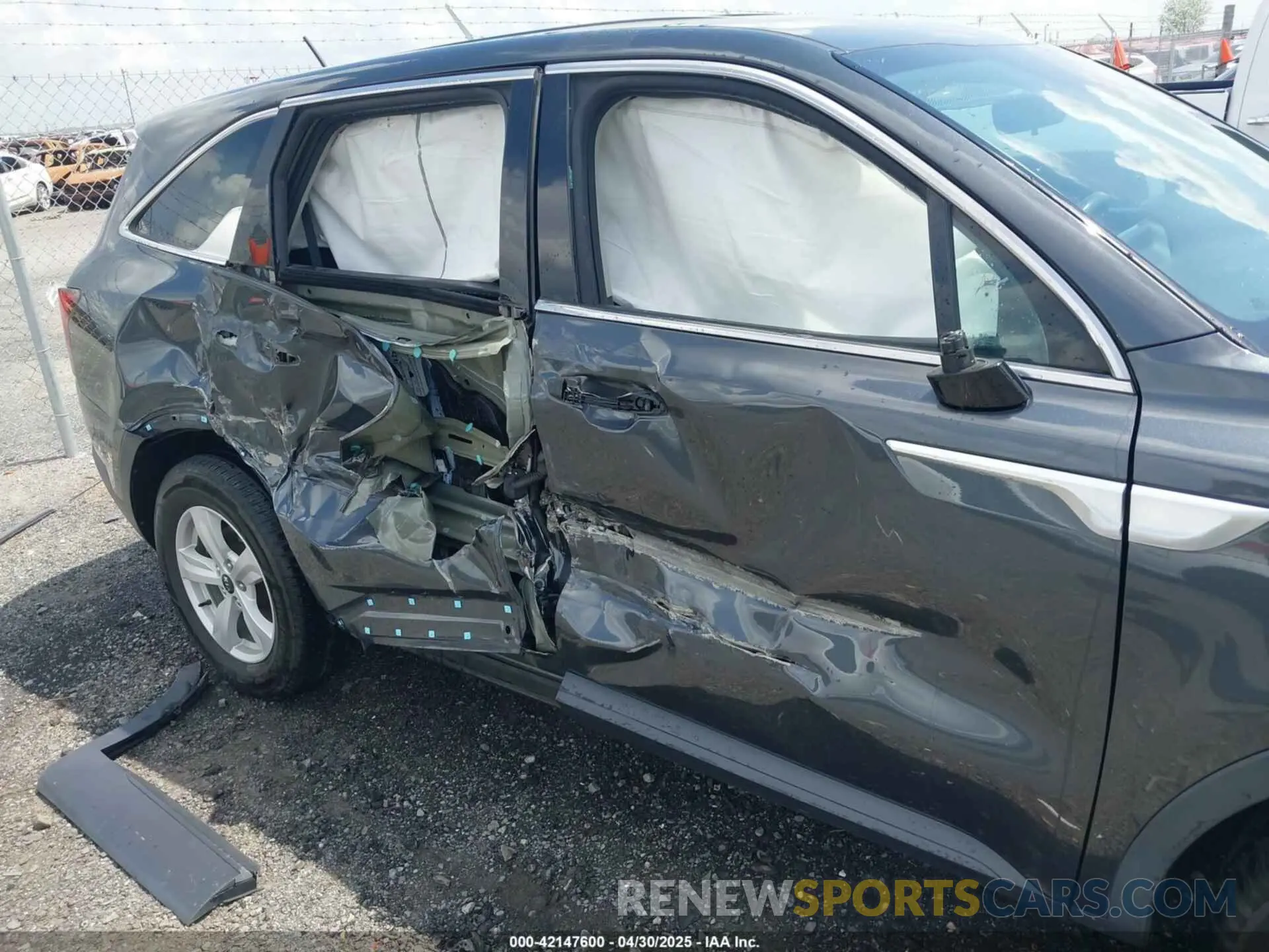 6 Photograph of a damaged car 5XYRG4LC7MG053164 KIA SORENTO 2021