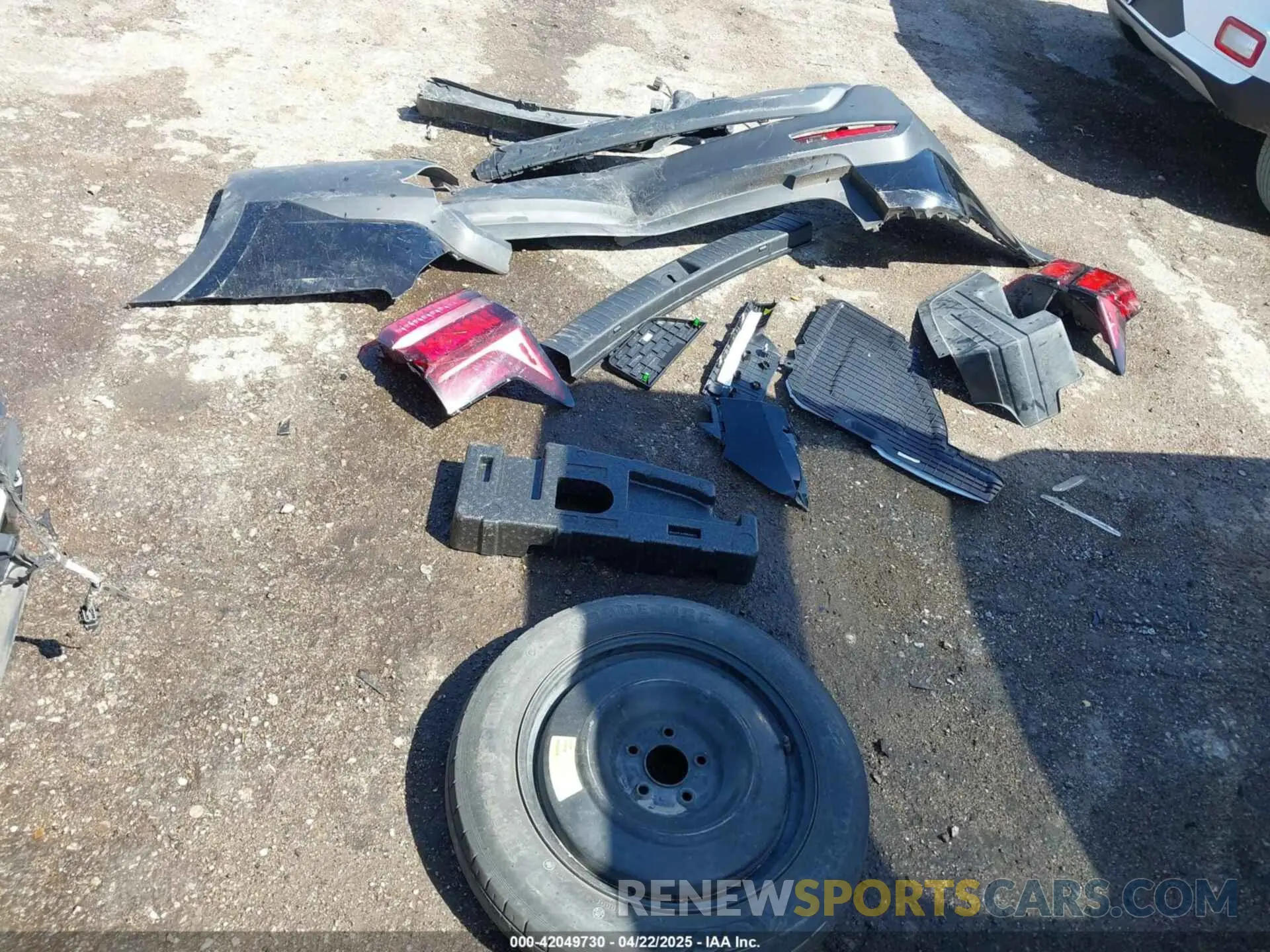 12 Photograph of a damaged car 5XYRG4LC8MG001333 KIA SORENTO 2021