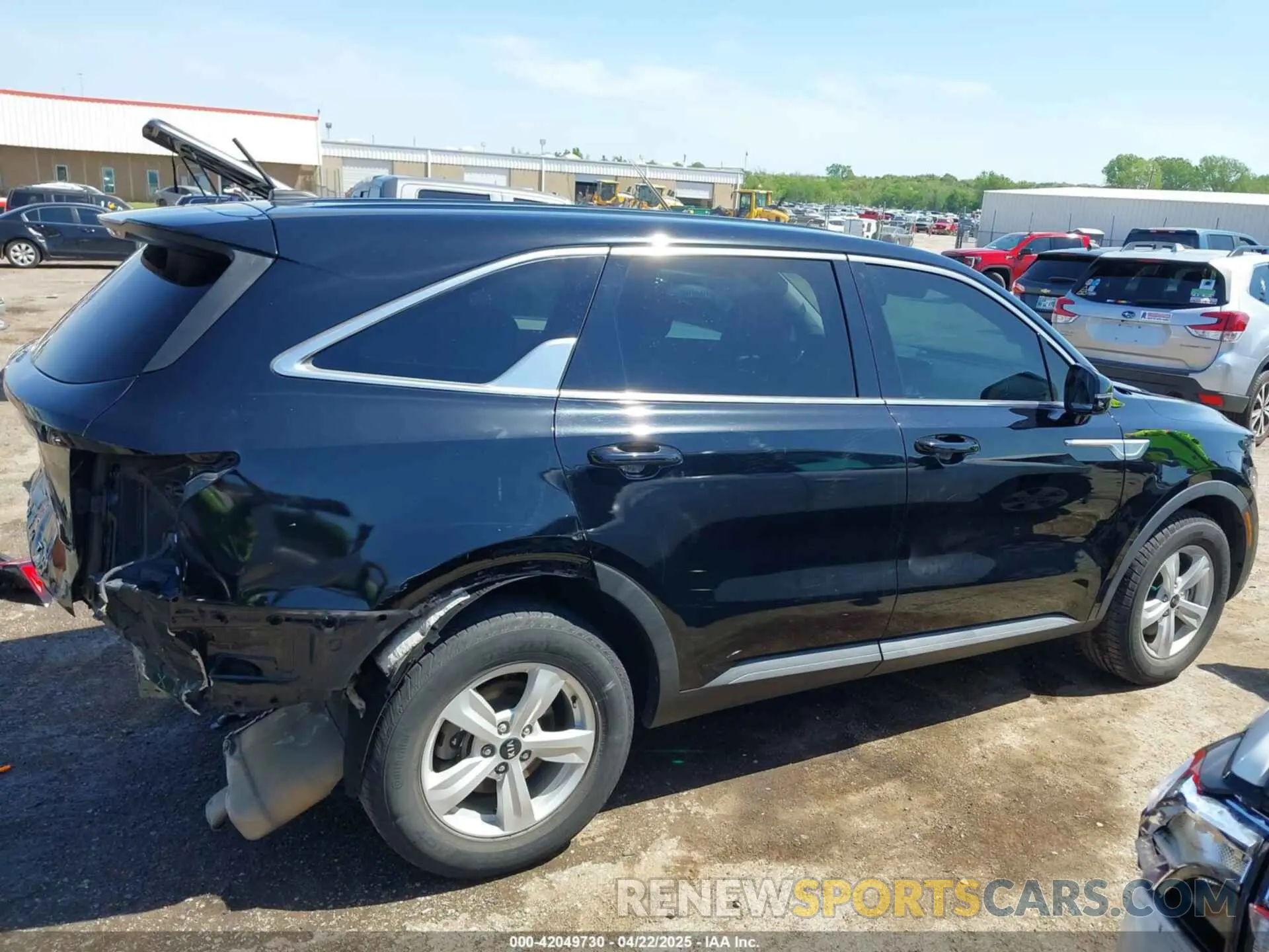 14 Photograph of a damaged car 5XYRG4LC8MG001333 KIA SORENTO 2021