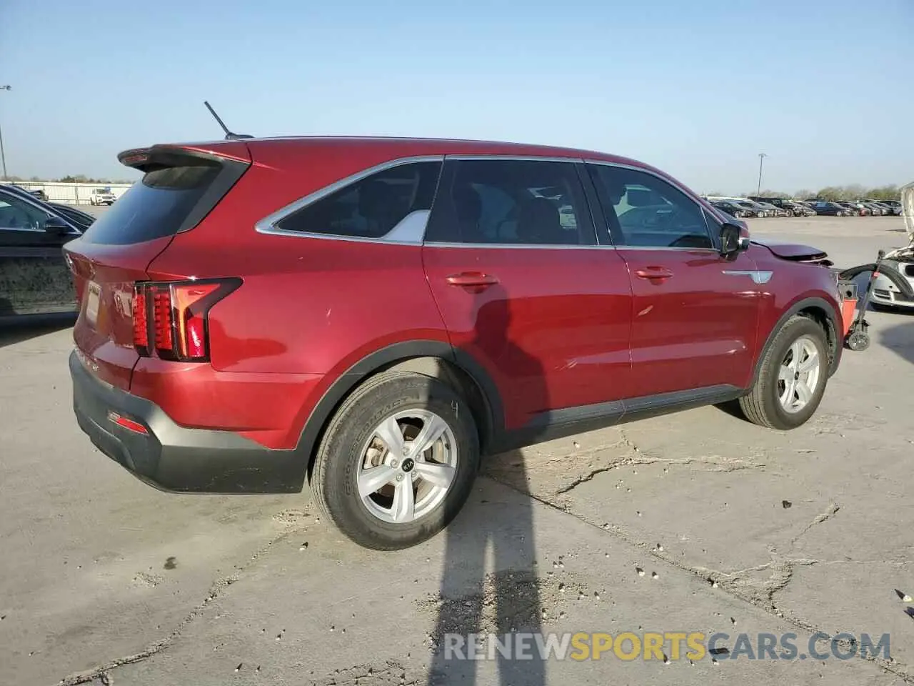 3 Photograph of a damaged car 5XYRG4LC8MG070183 KIA SORENTO 2021