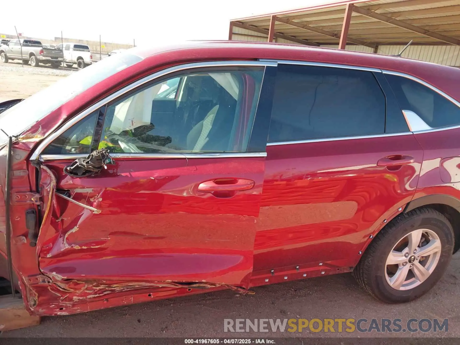 15 Photograph of a damaged car 5XYRG4LCXMG037993 KIA SORENTO 2021