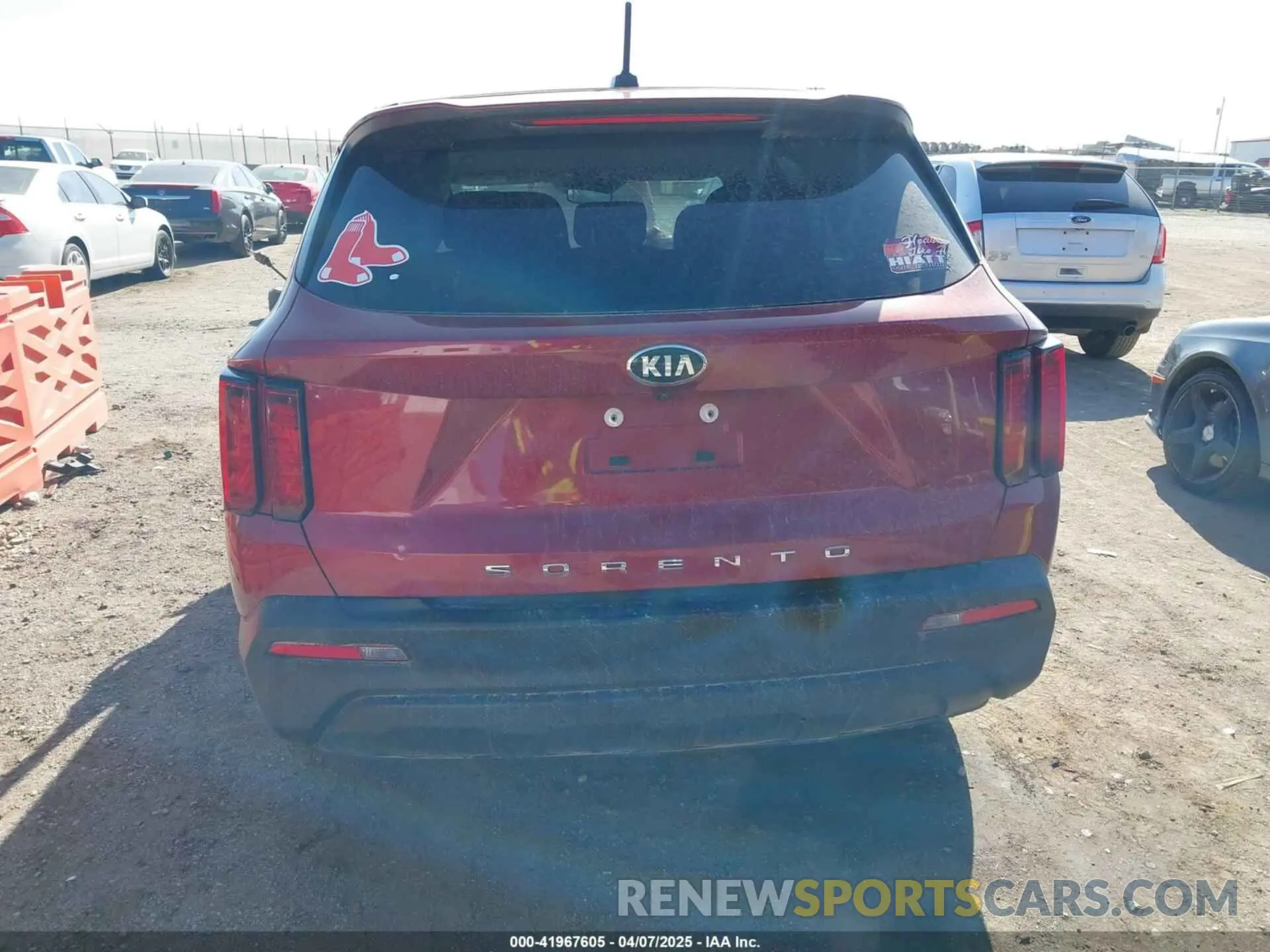 17 Photograph of a damaged car 5XYRG4LCXMG037993 KIA SORENTO 2021