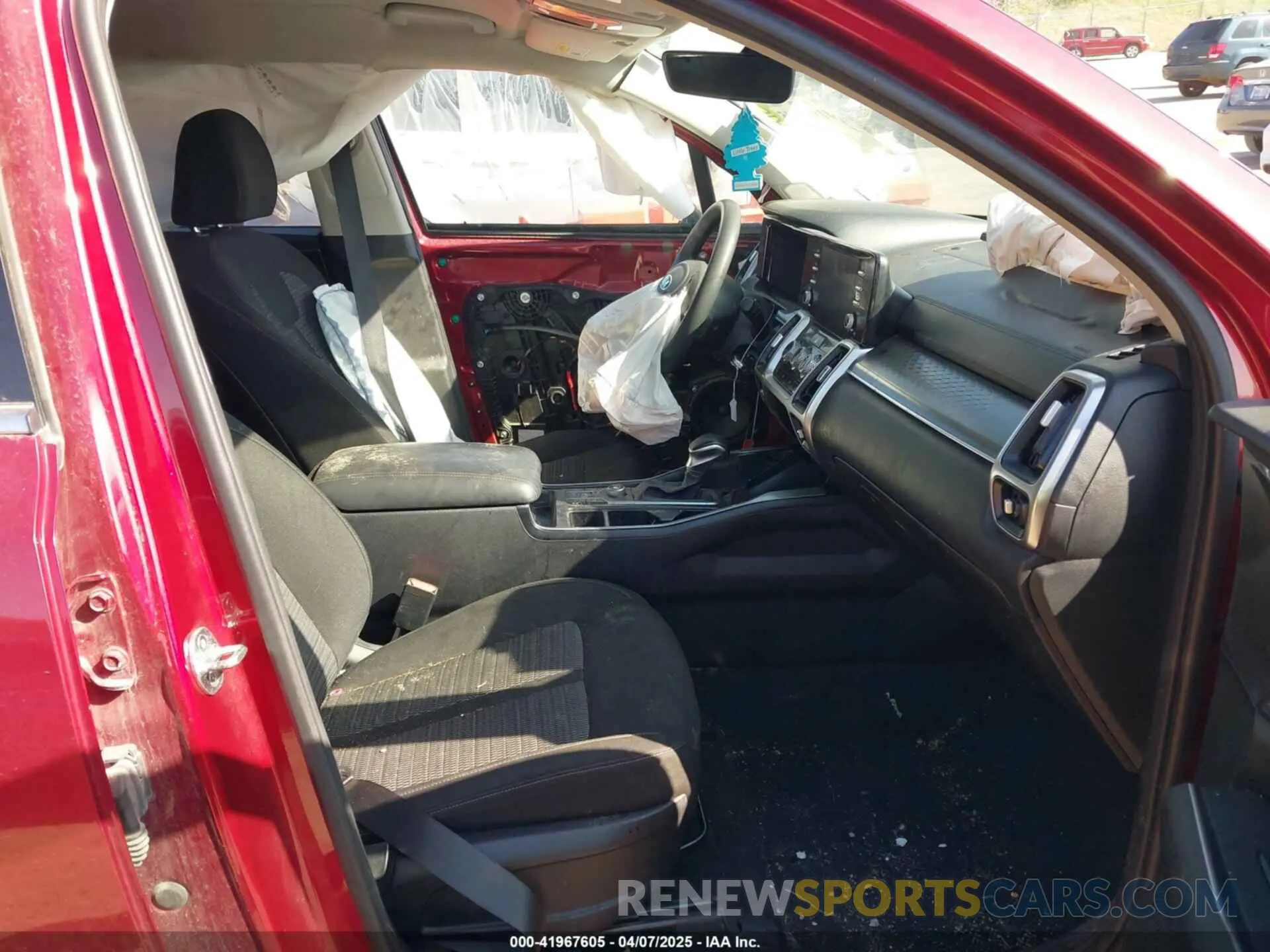 5 Photograph of a damaged car 5XYRG4LCXMG037993 KIA SORENTO 2021