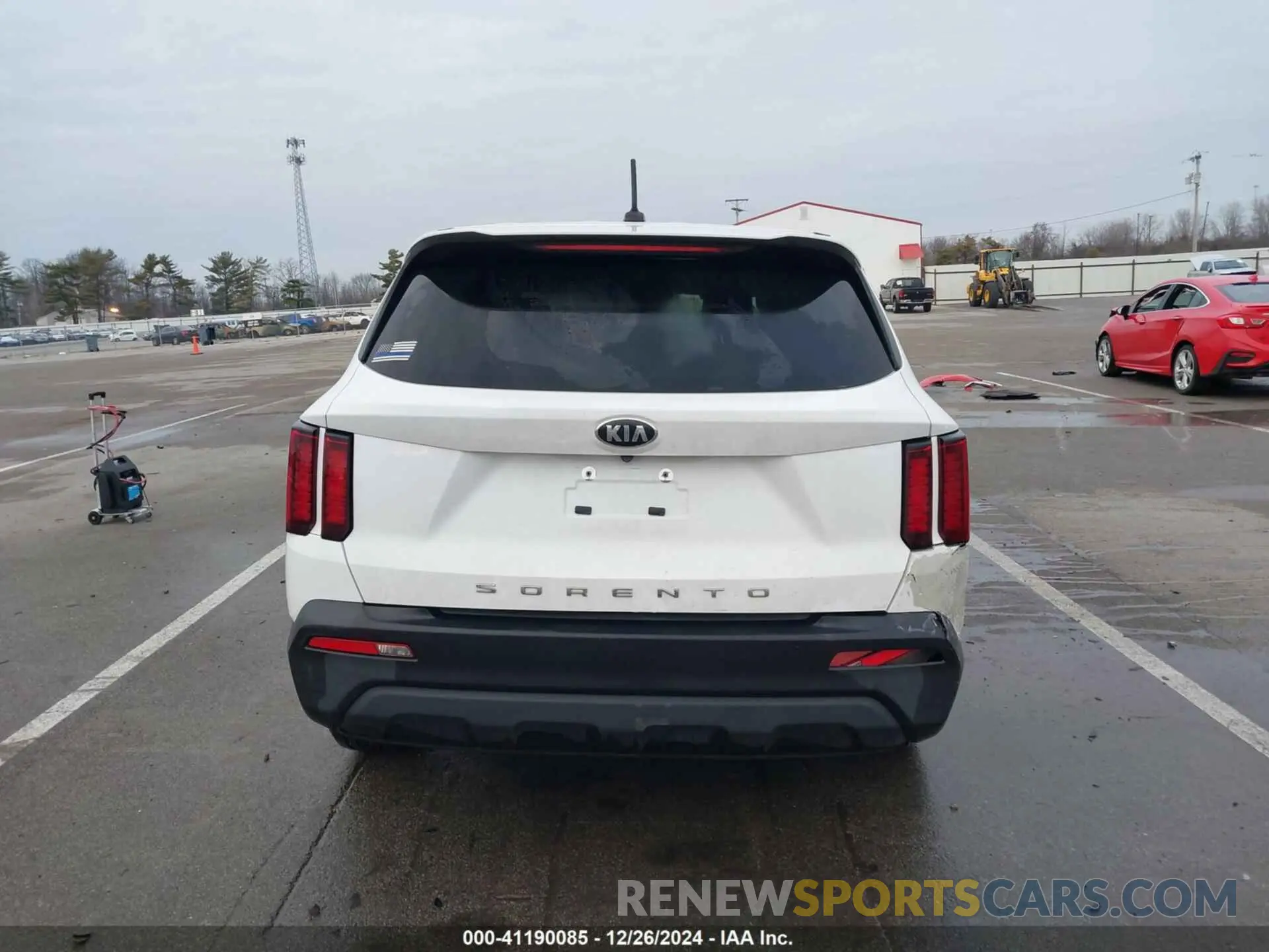 17 Photograph of a damaged car 5XYRG4LCXMG046127 KIA SORENTO 2021