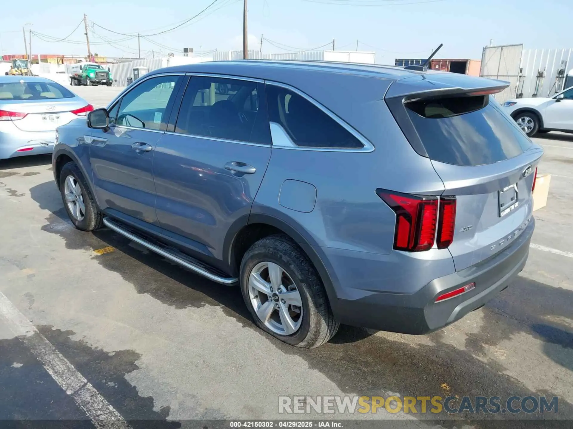 3 Photograph of a damaged car 5XYRGDLC2MG038877 KIA SORENTO 2021