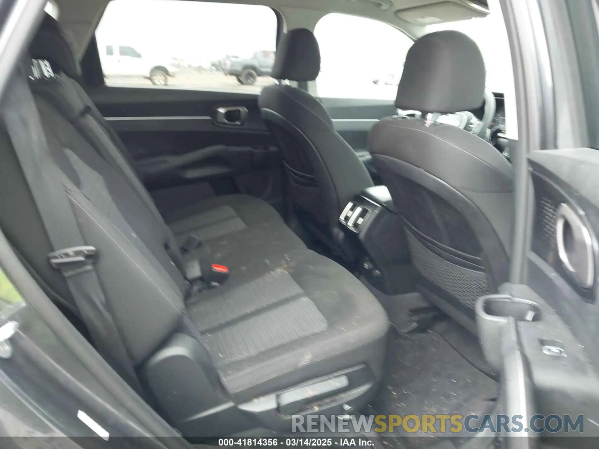 8 Photograph of a damaged car 5XYRGDLC7MG043279 KIA SORENTO 2021