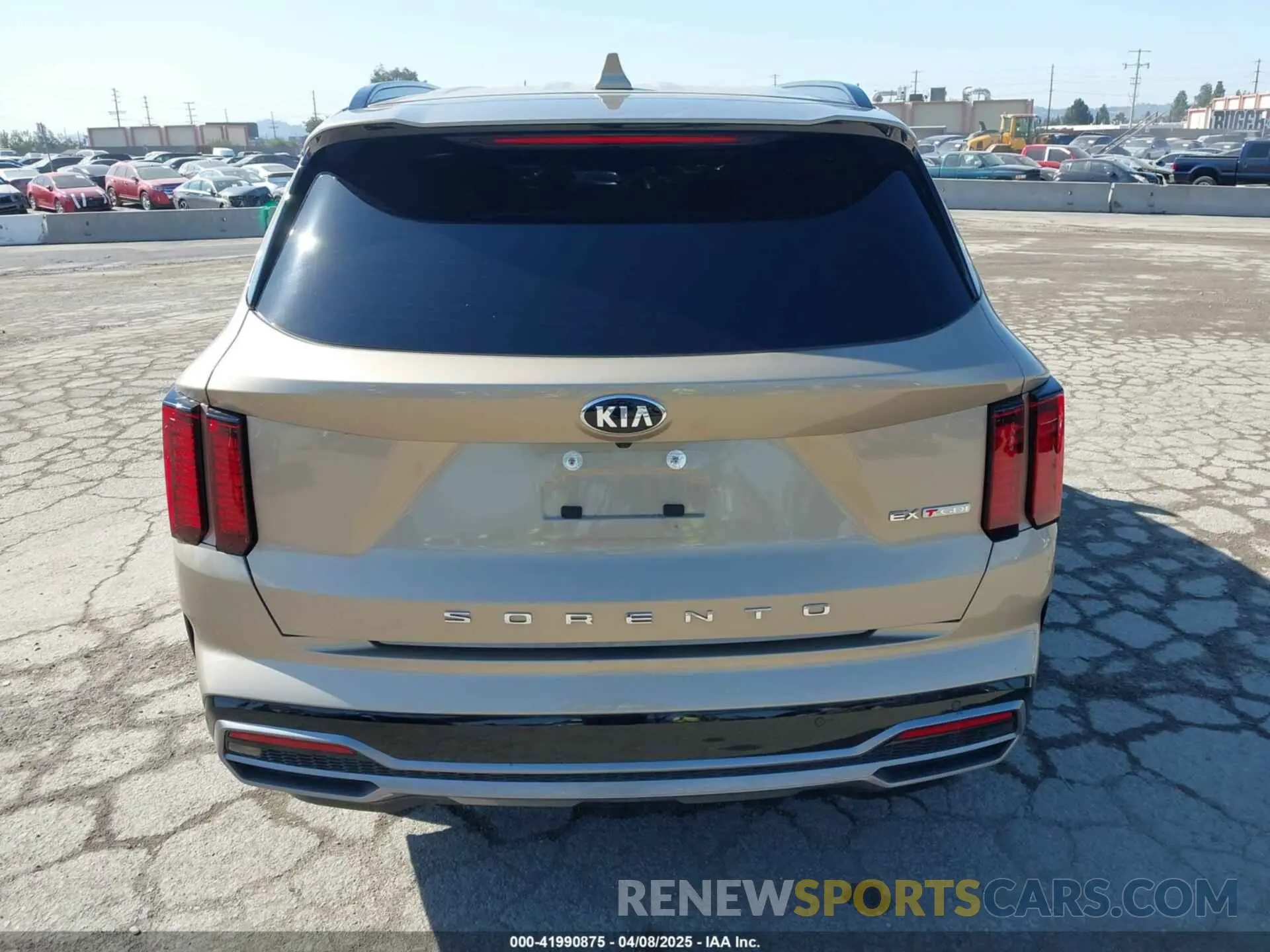 16 Photograph of a damaged car 5XYRH4LF2MG011475 KIA SORENTO 2021