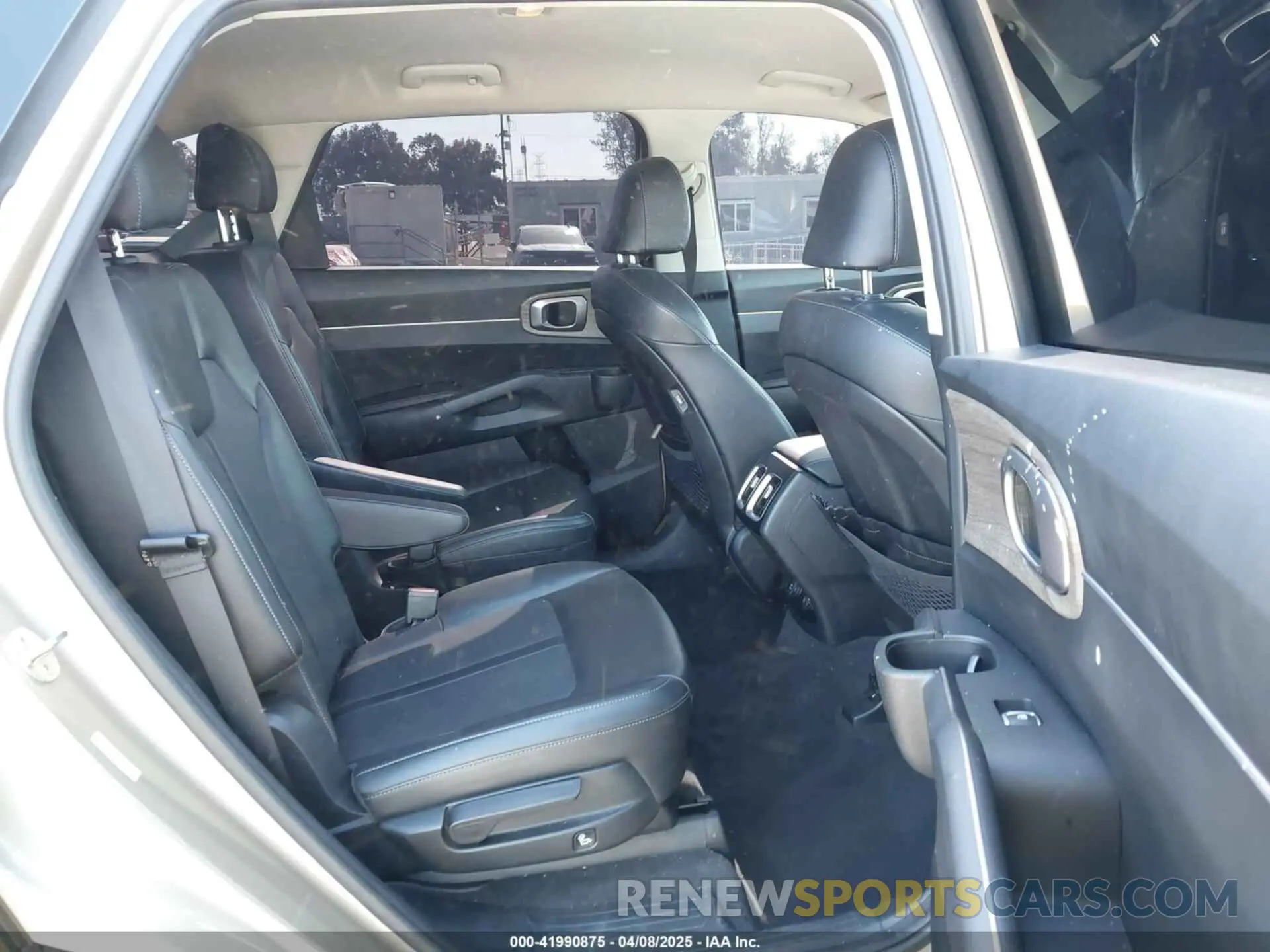 8 Photograph of a damaged car 5XYRH4LF2MG011475 KIA SORENTO 2021